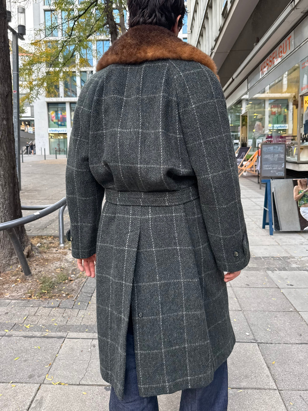 Vintage Valentino Mantel (52)