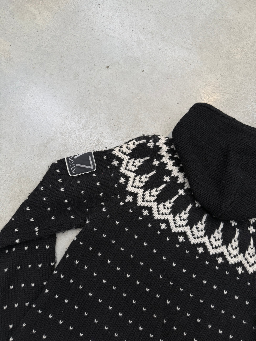 Vintage Emporio Armani Black Hooded Wool Knit Sweater für Herren Y2K Second Hand Fashion