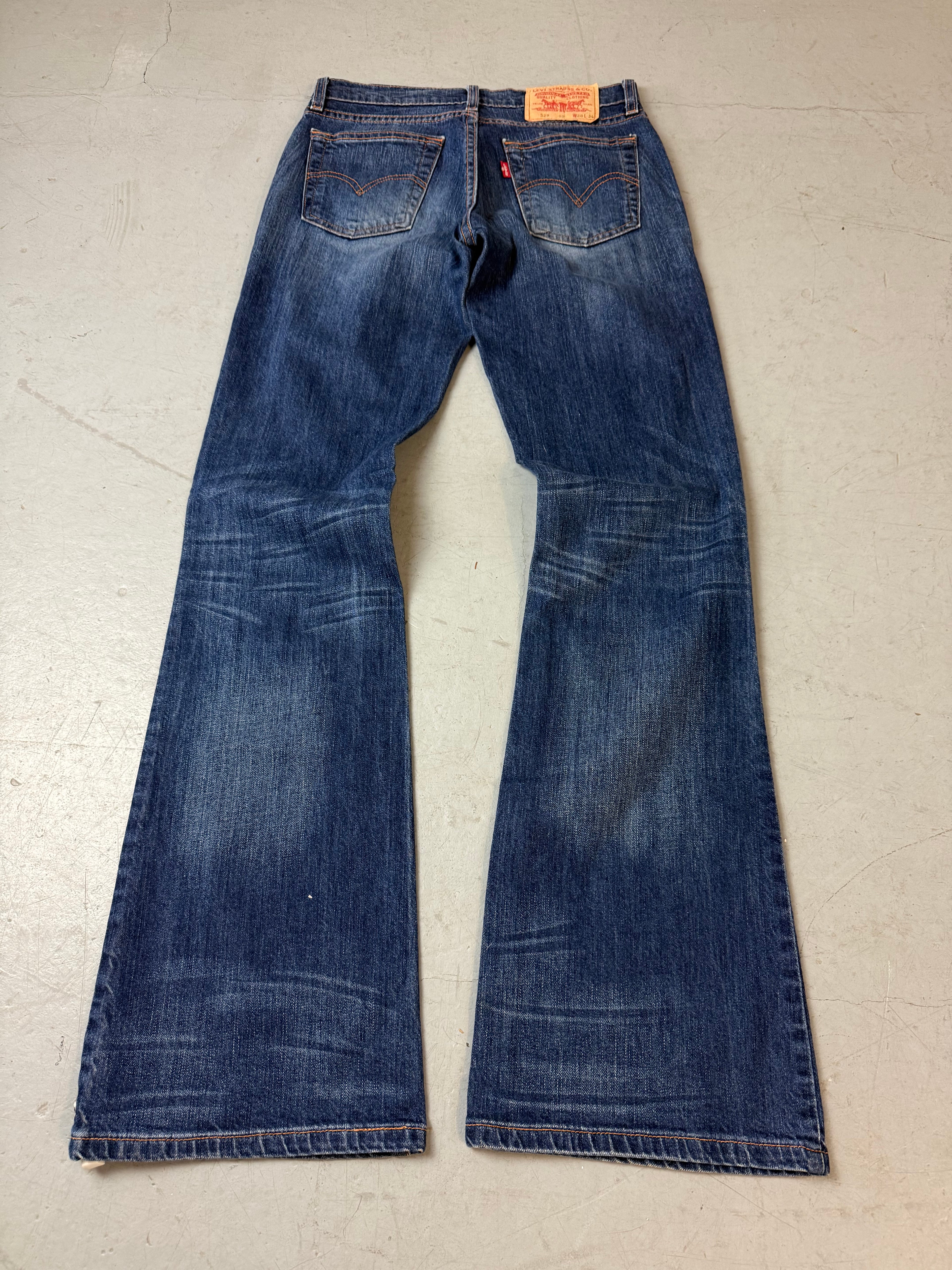 Vintage Levi’s Bootcut Jeans für Frauen. Y2K 2000s Fashion 