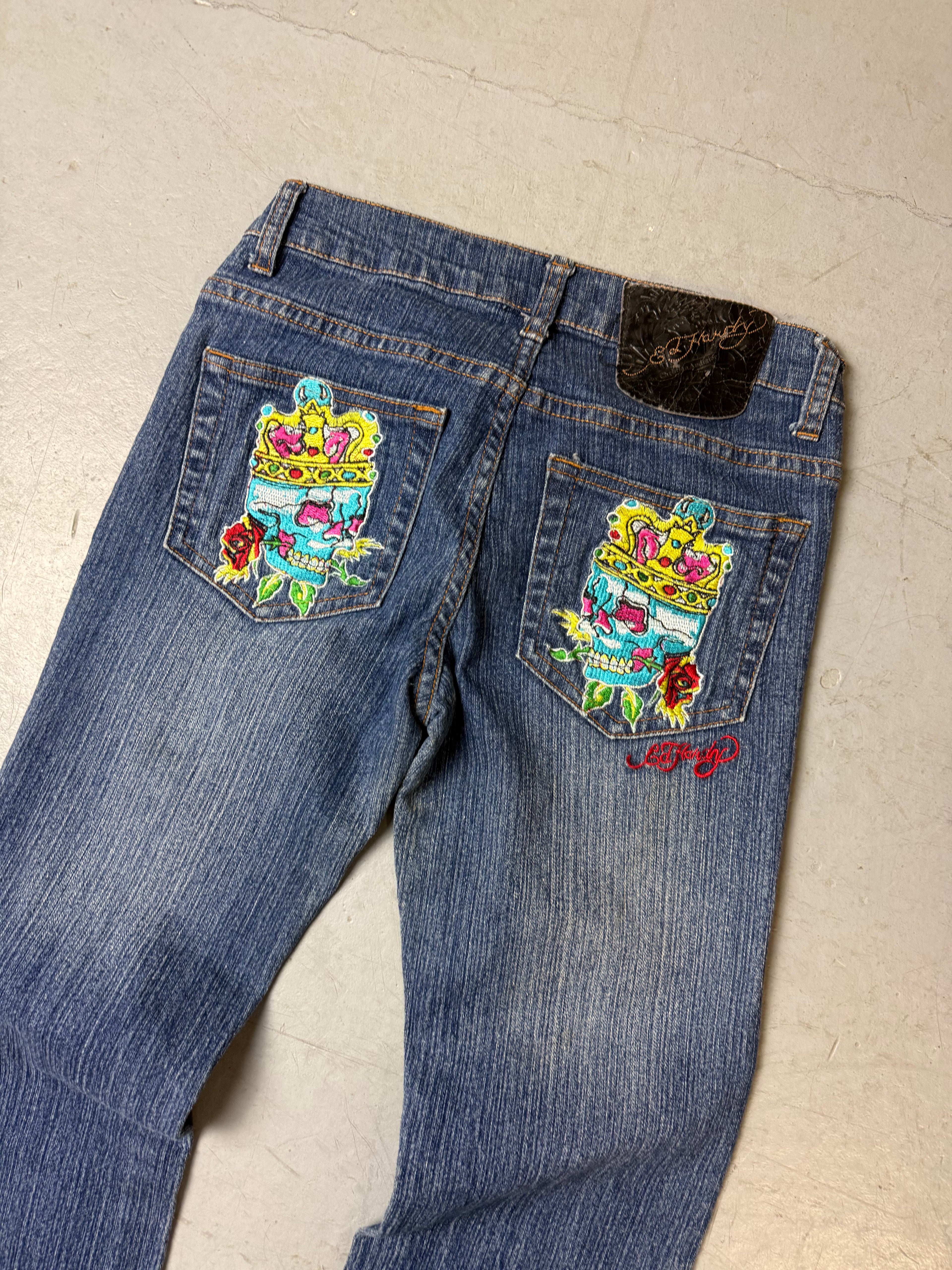 Detailbild von Vintage Ed Hardy Low Waist Bootcut Denim von hinten