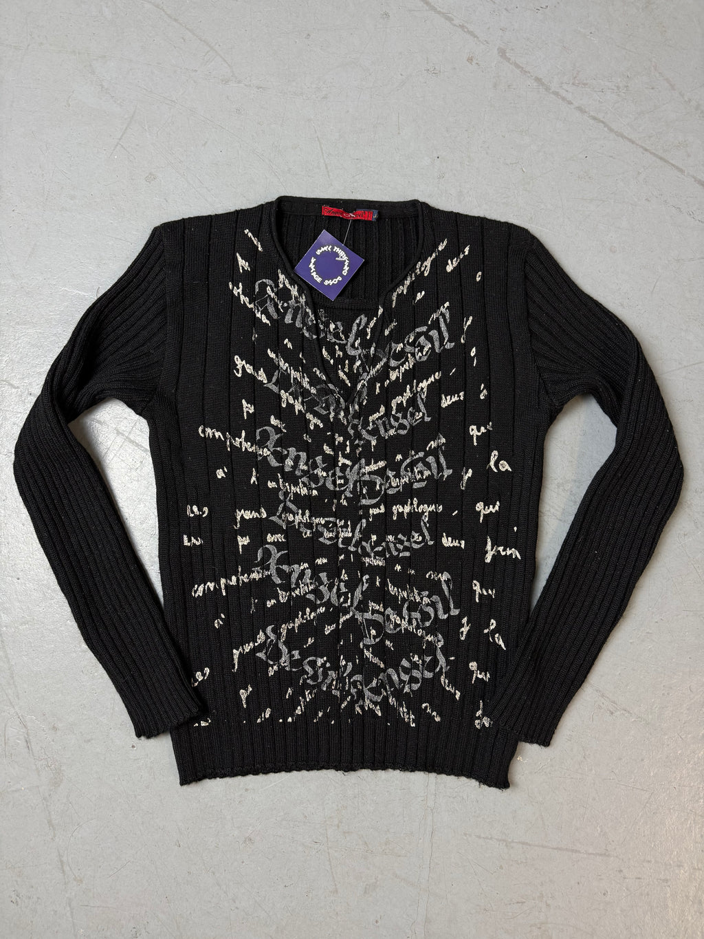 Produktbild von Vintage Angel Devil Black Knit Sweater von vorne 