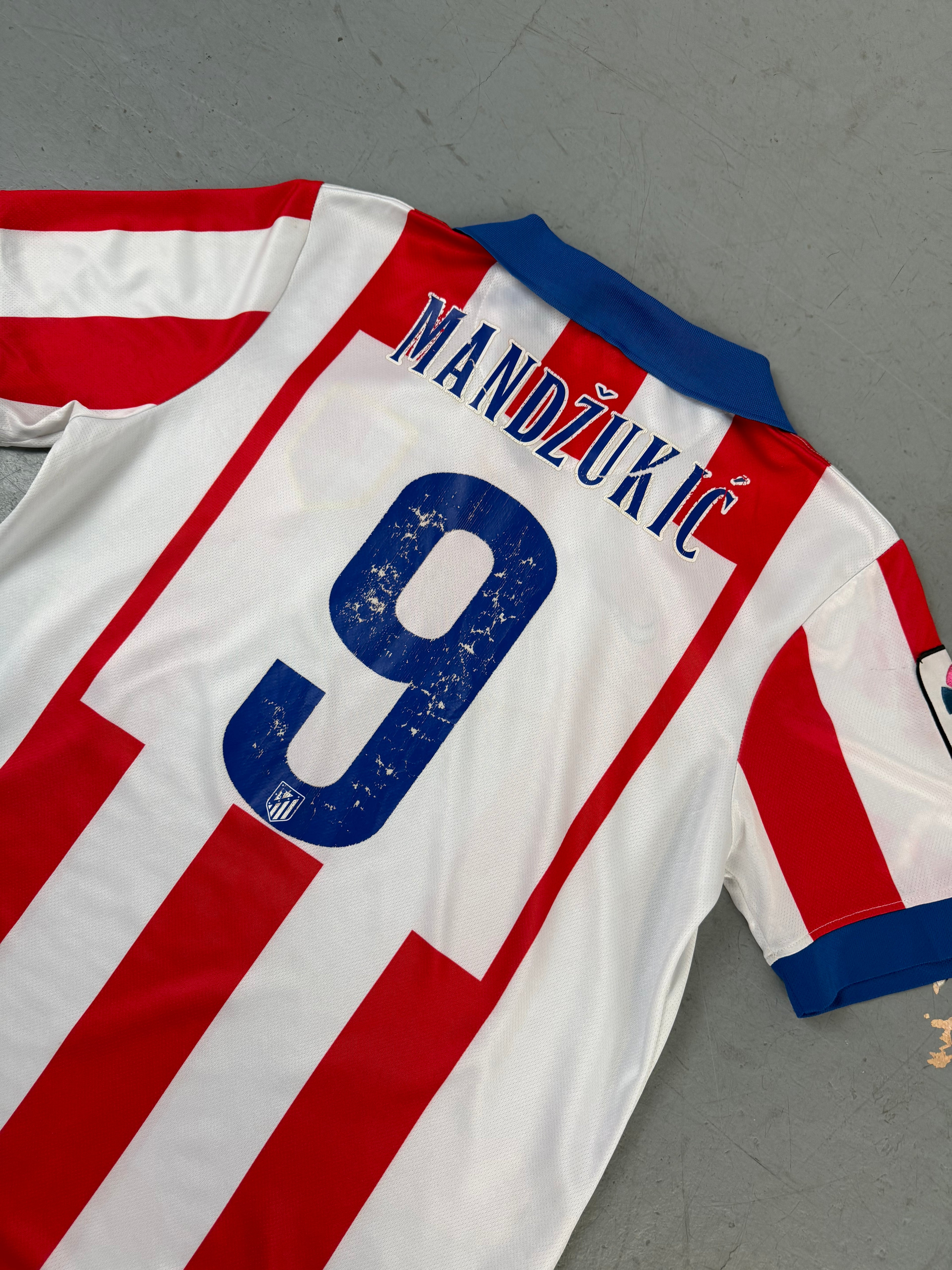 Vintage Nike Atlético Madrid 22/23 Home Jersey für Männer. Secondhand Y2K 2000s Fashion