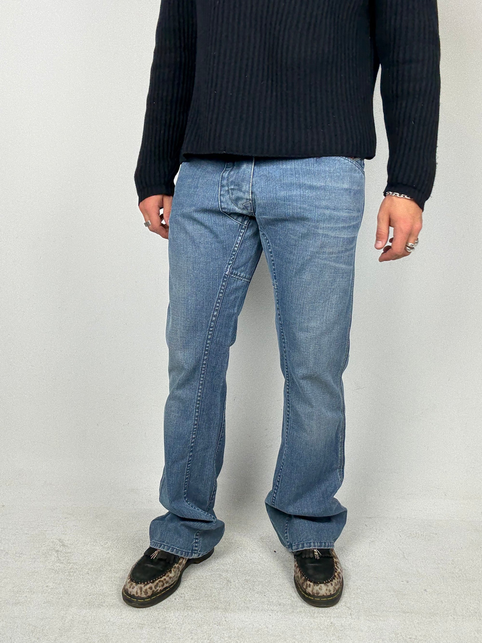 Tragebild von einer Vintage Diesel Blue Denim Jeans von vorne