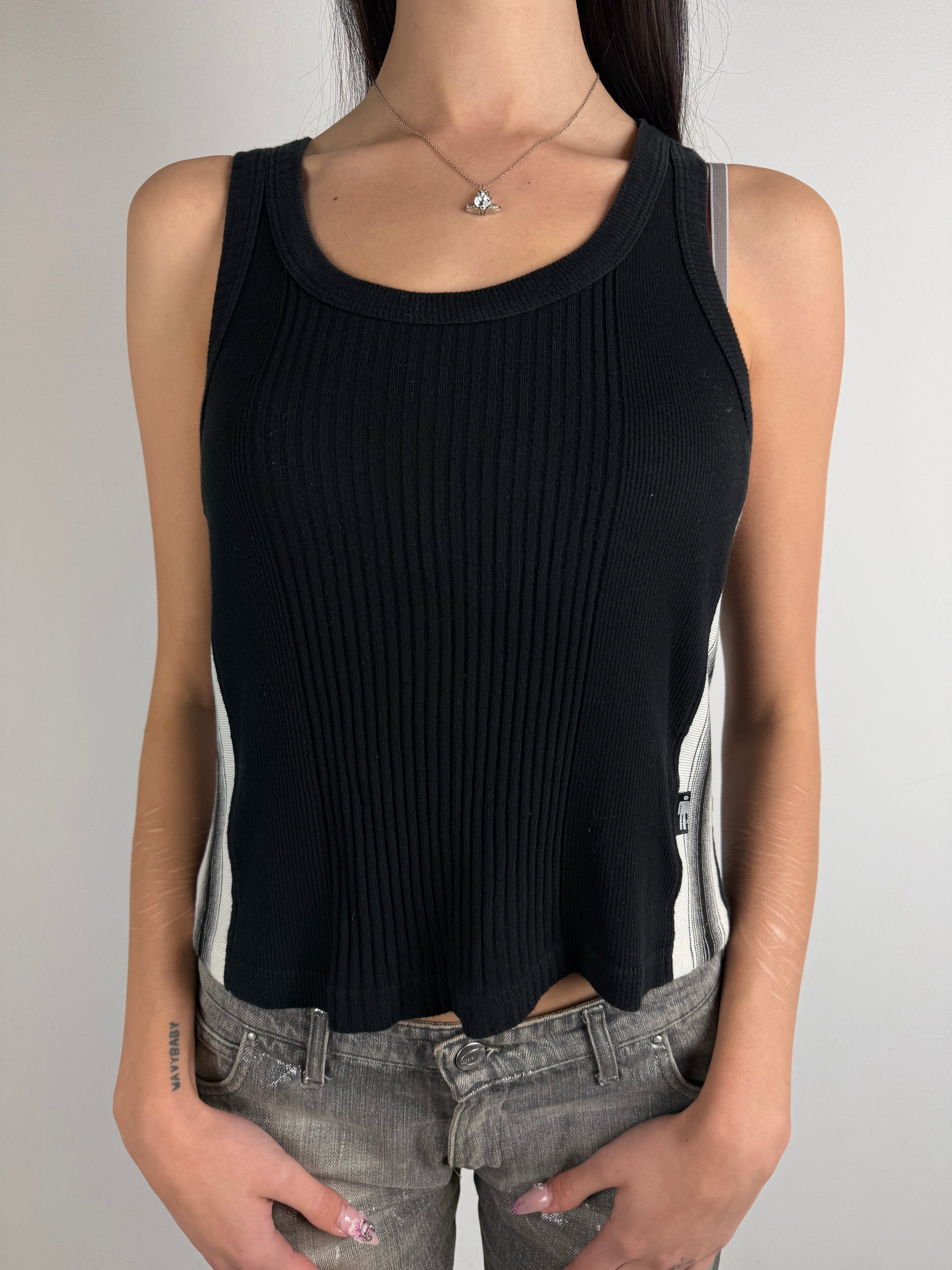 Ein schwarzes Tanktop von Jean Paul Gaultier y2k vintage 