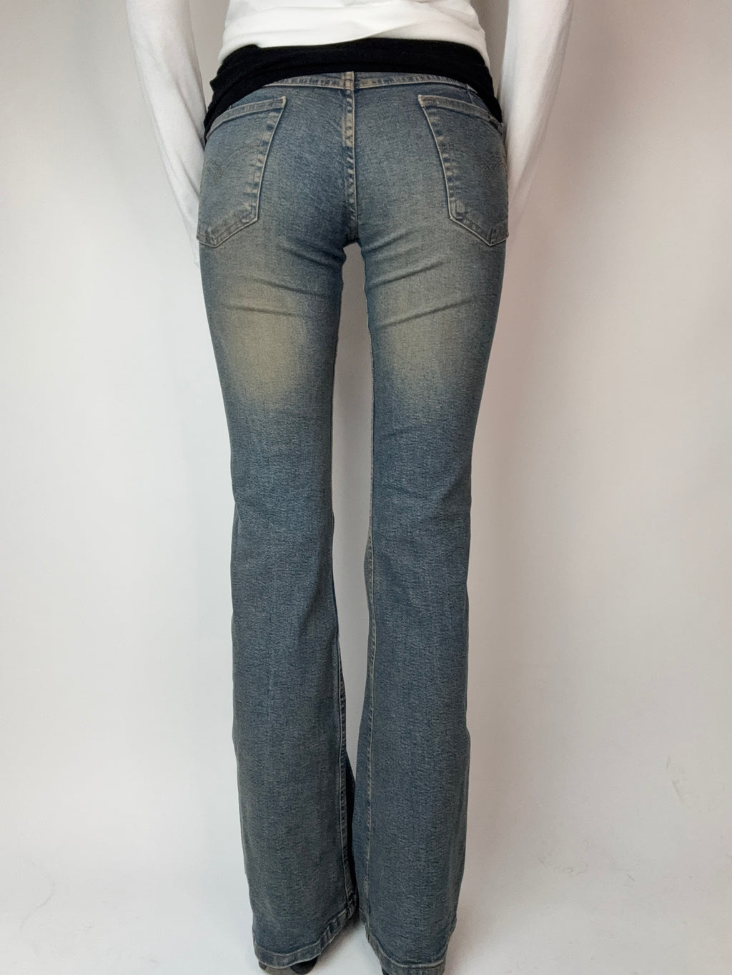Vintage Boosley Flared Low Waist Jeans für Damen. Y2K Second Hand 2000s Fashion