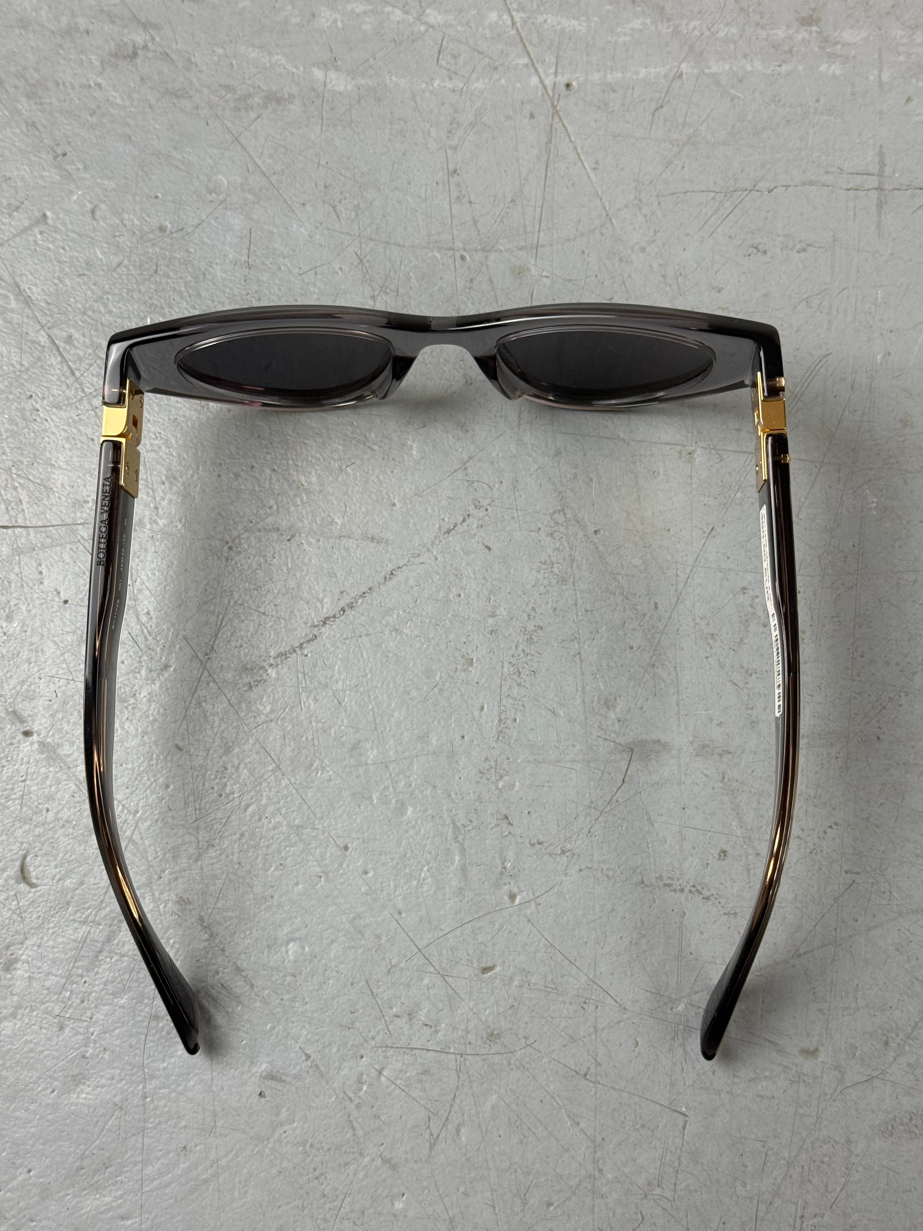 Bottega Veneta Grey and Gold Sunglasses Unisex. Y2K Second Hand 2000s Fashion