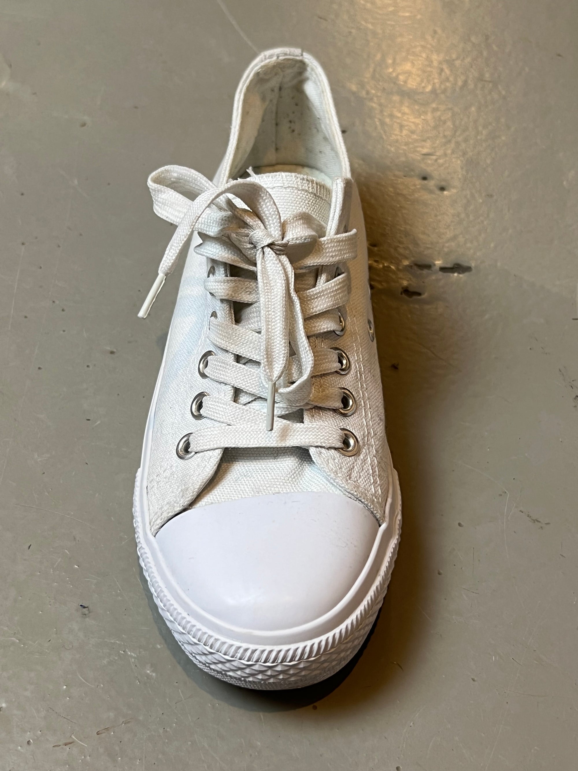 Vintage White Sport Sneaker 38