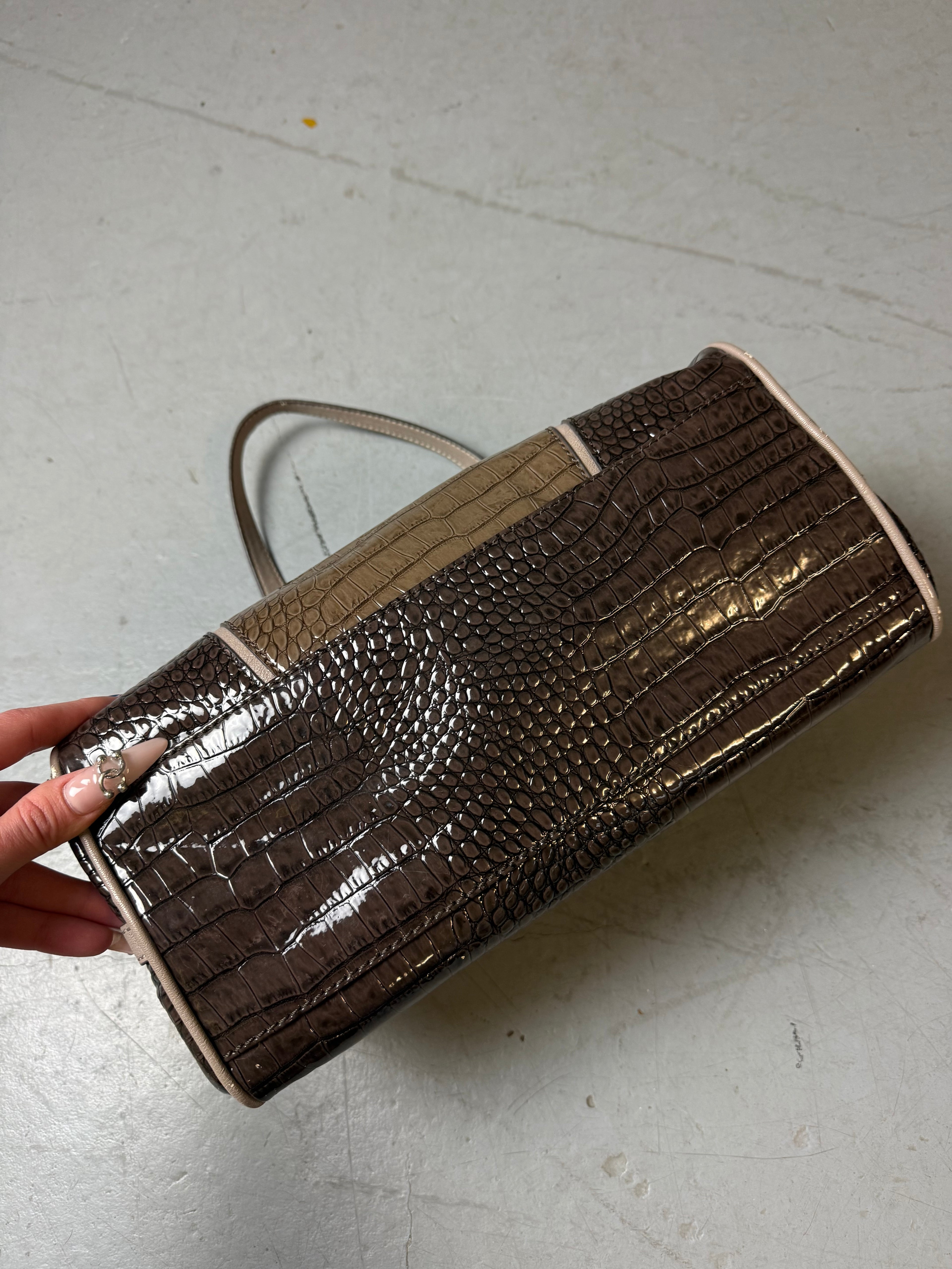 Vintage CNTY BAGS Guess Brown Crocodile Optic Handbag