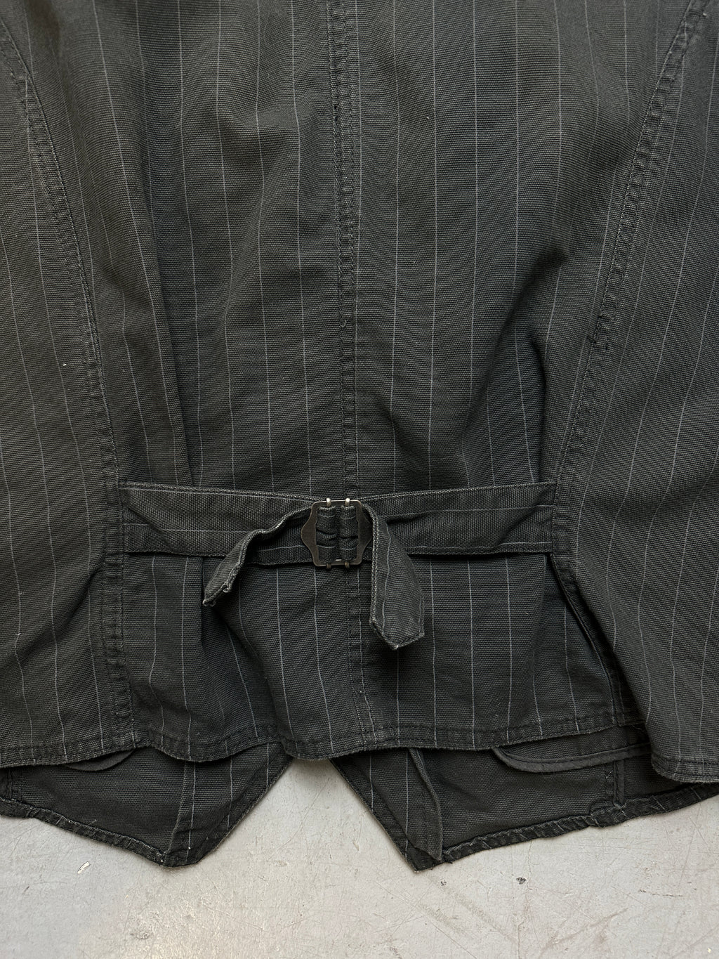 Detailliertes Produktbild von Vintage Pinstripe Vest XL von hinten