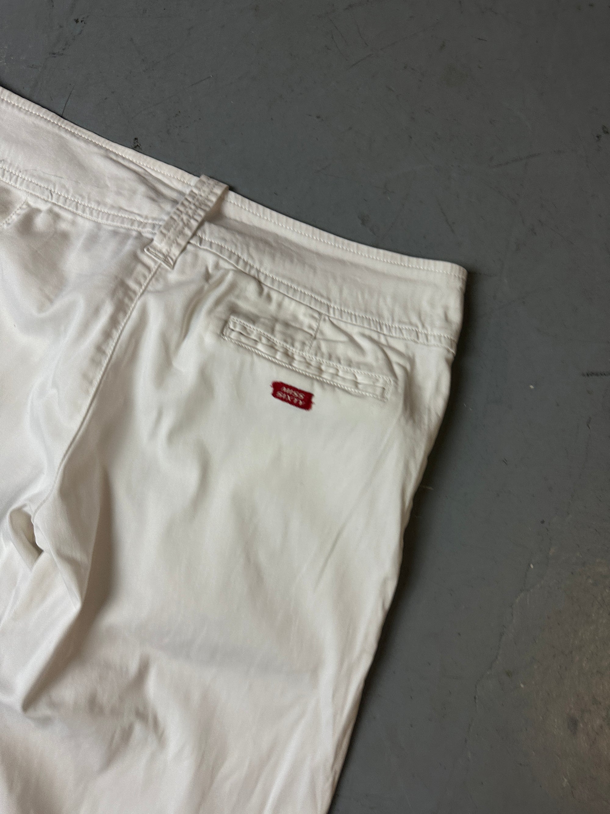 Detailbild von Vintage White Miss Sixty Pants von hinten