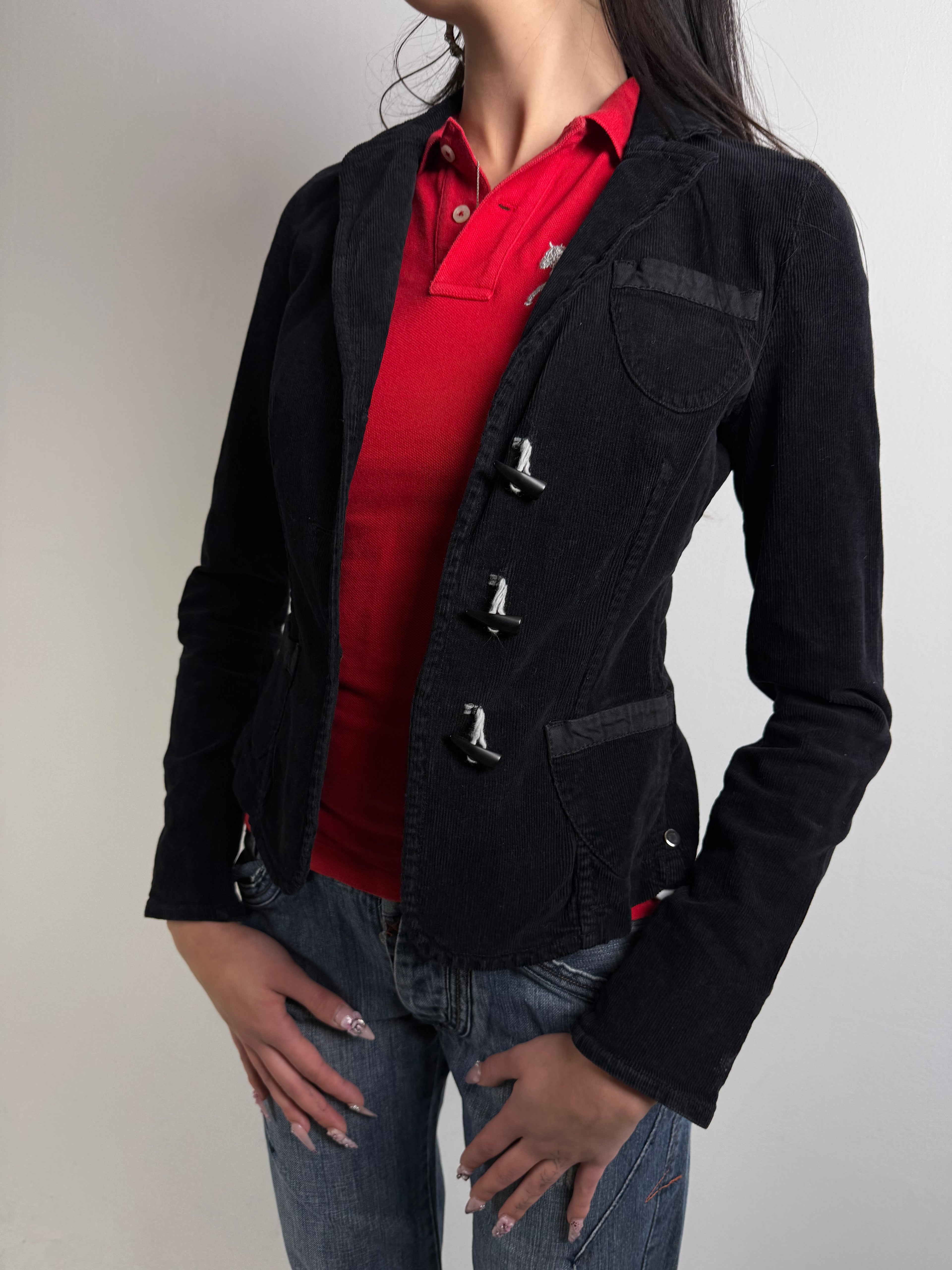 Tragebild von Vintage Armani Jeans Black Cord Jacket S von vorne 