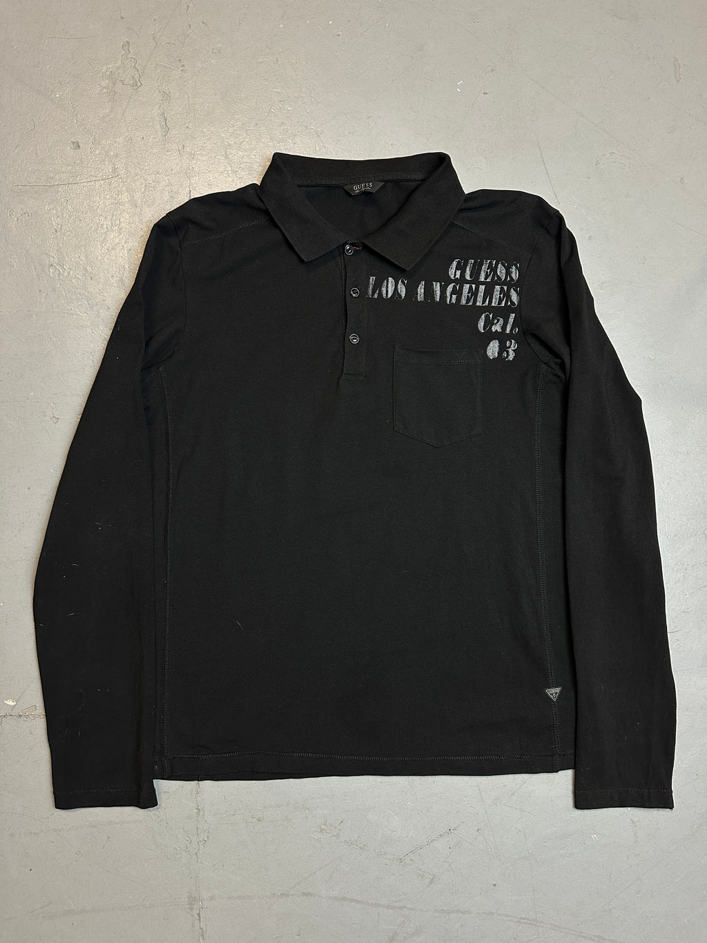 Vintage Guess Black Polo Longsleeve für Herren. Y2K Second Hand 2000s Fashion