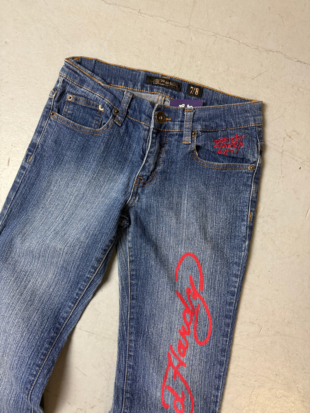 Detailbild von Vintage Ed Hardy Low Waist Bootcut Denim Von vorne