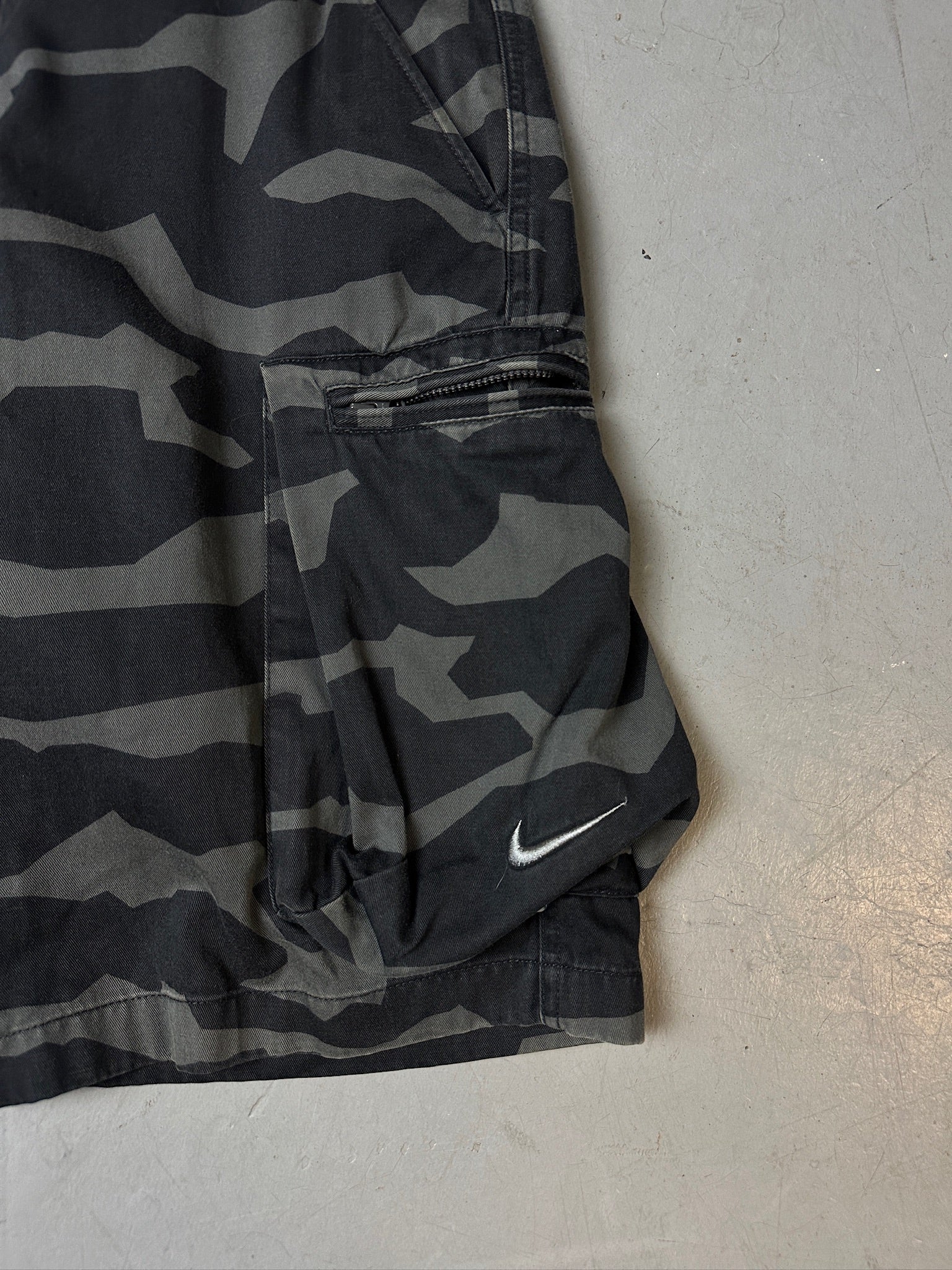 Vintage Nike Camouflage Cargo Shorts M