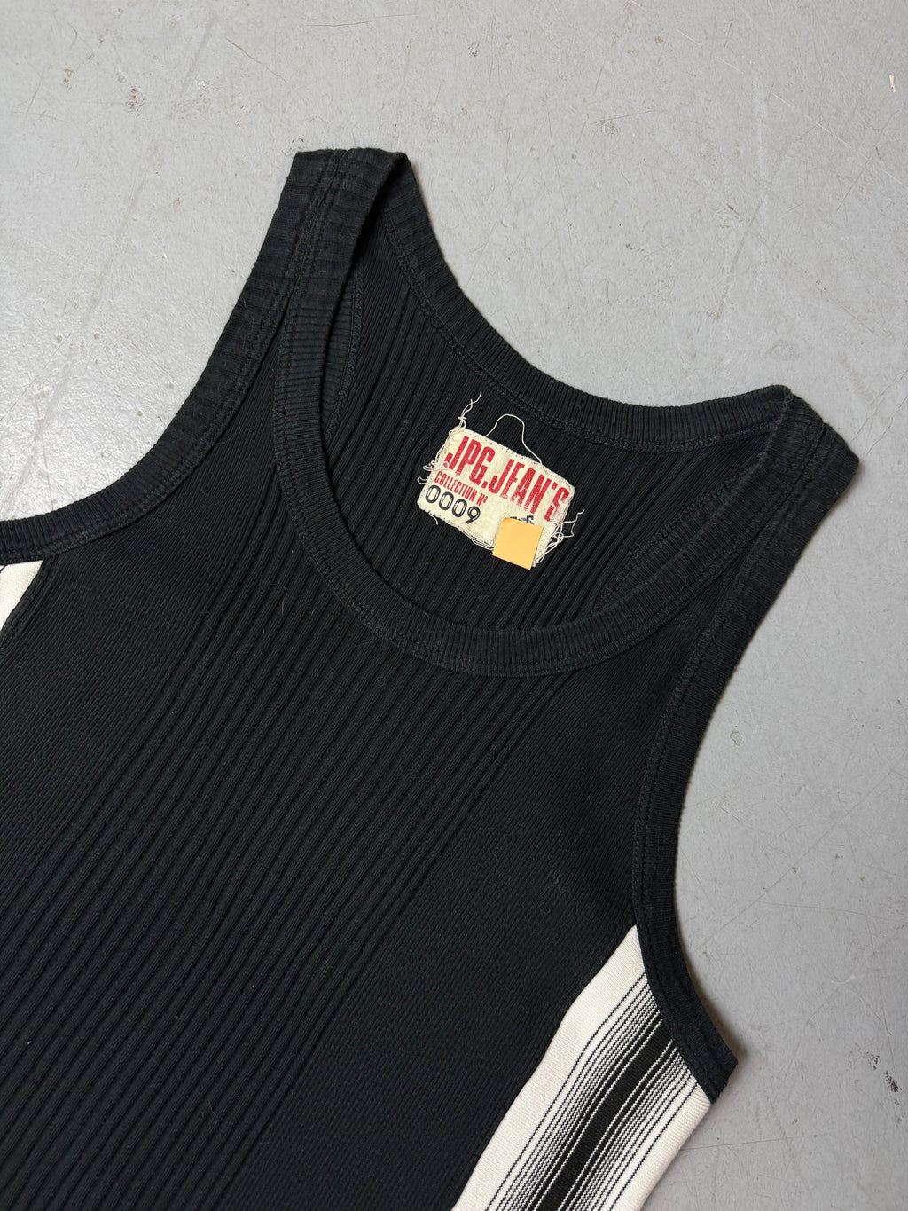 Ein schwarzes Tanktop von Jean Paul Gaultier y2k vintage 