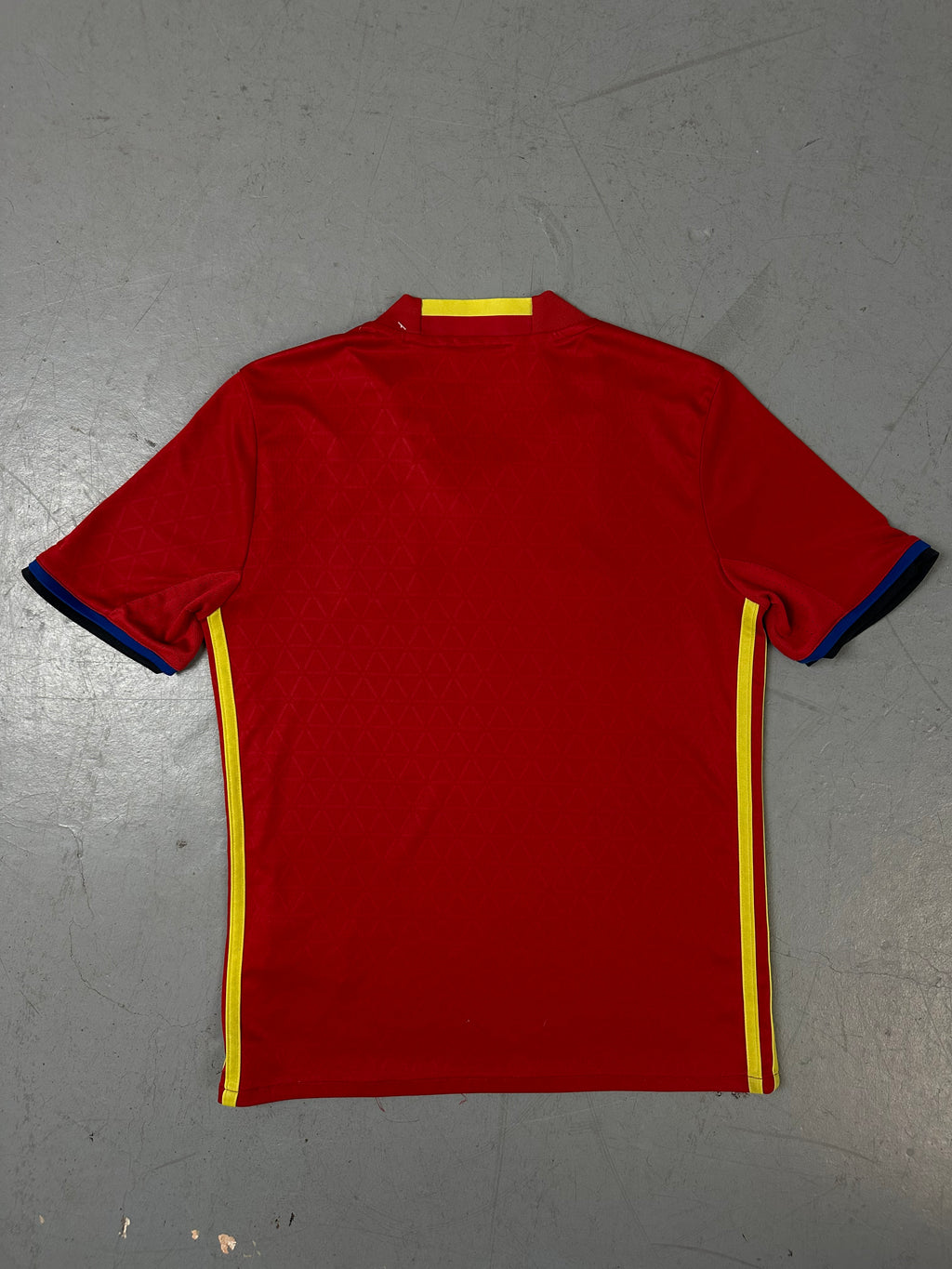 Ein rotes Adidas spanen Nationalmannschaft Trikot in XS