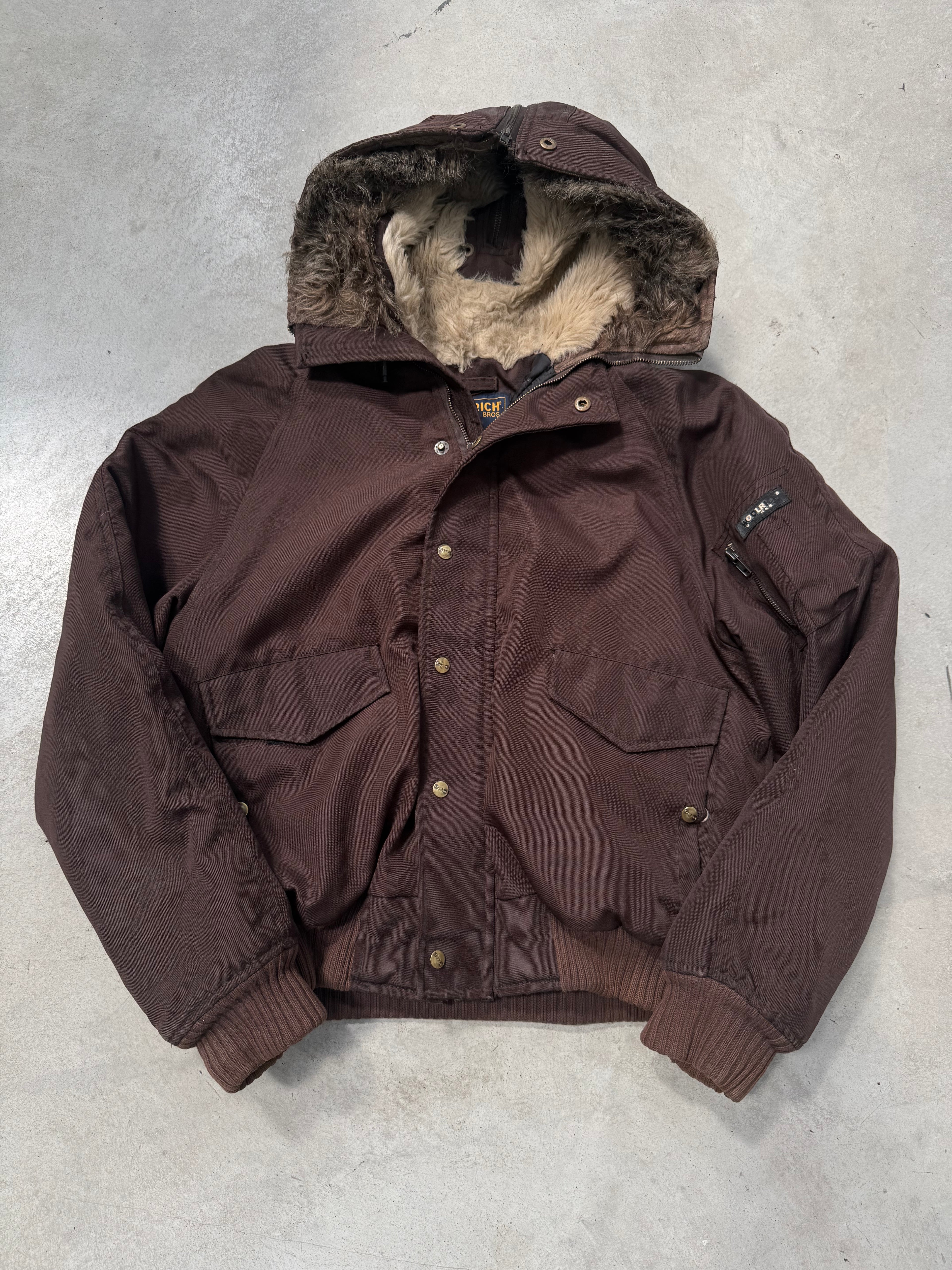 Vintage Woolrich Brown Down Jacket Für Männer. Y2K Second Hand 2000s Fashion 