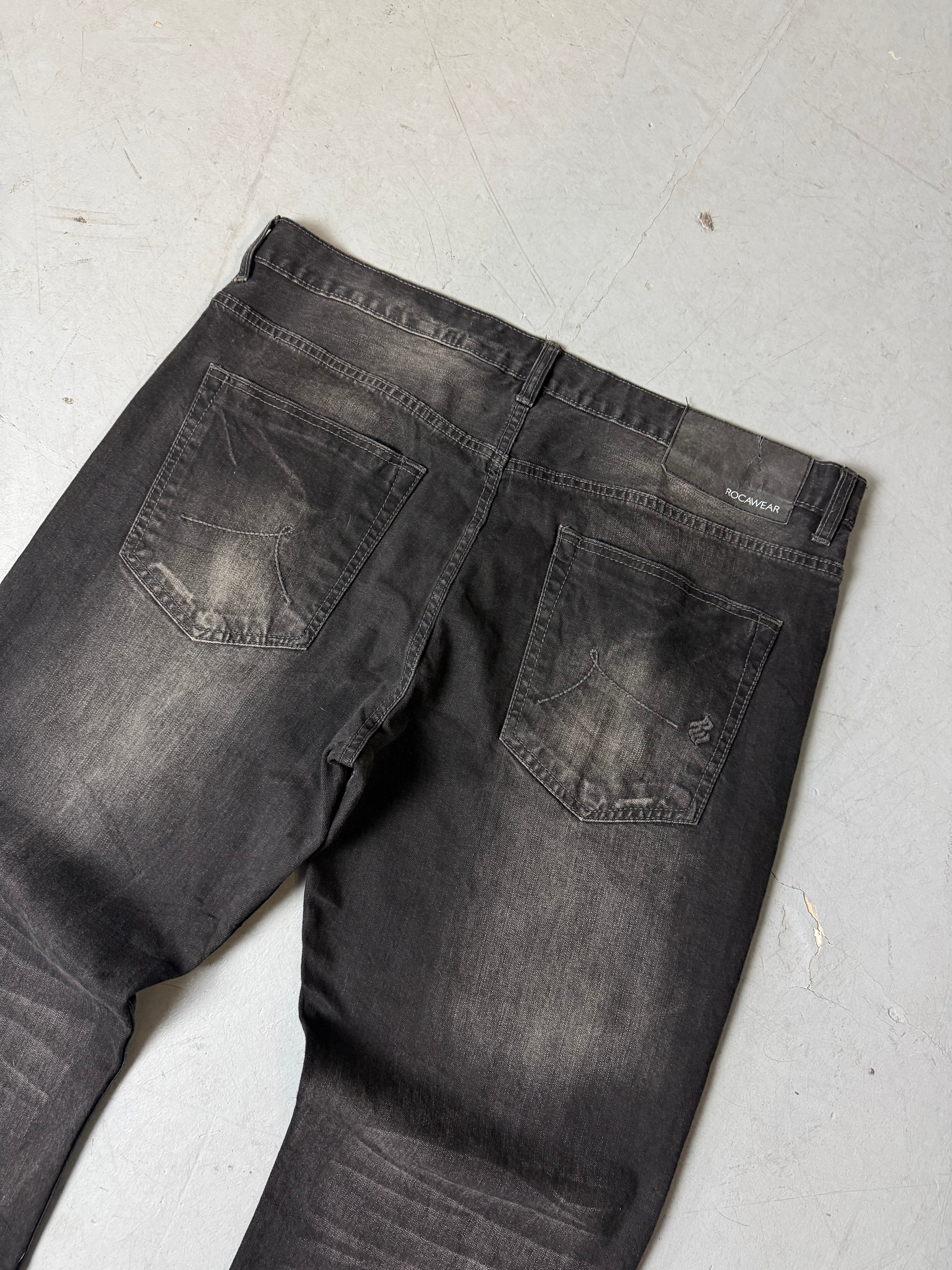 Detailbild von einer Vintage Rocawear Black Baggy Denim von Hosentaschen hinten