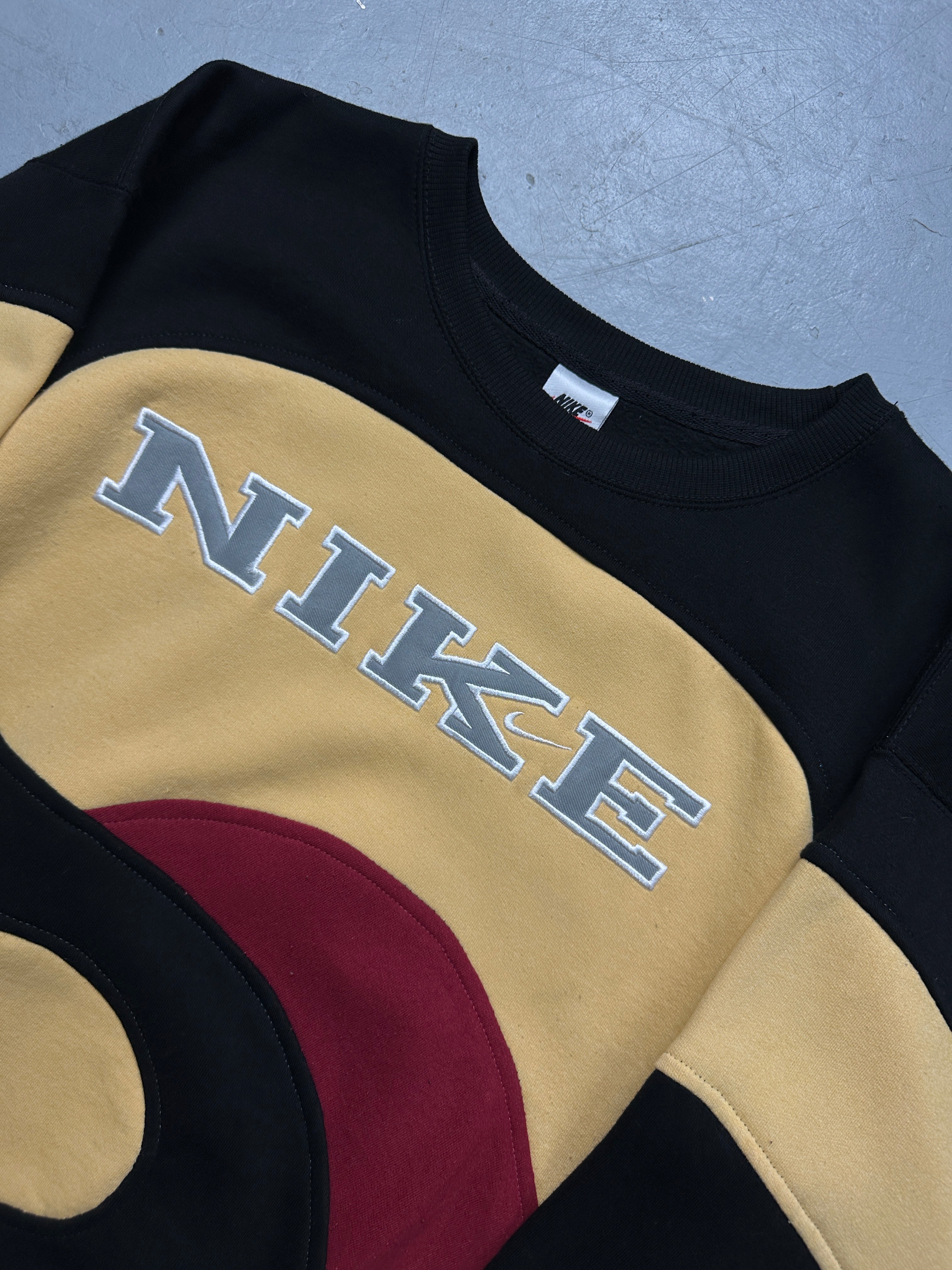 Vintage Nike Retro Crewneck Sweater für Männer. Y2K Secondhand Fashion