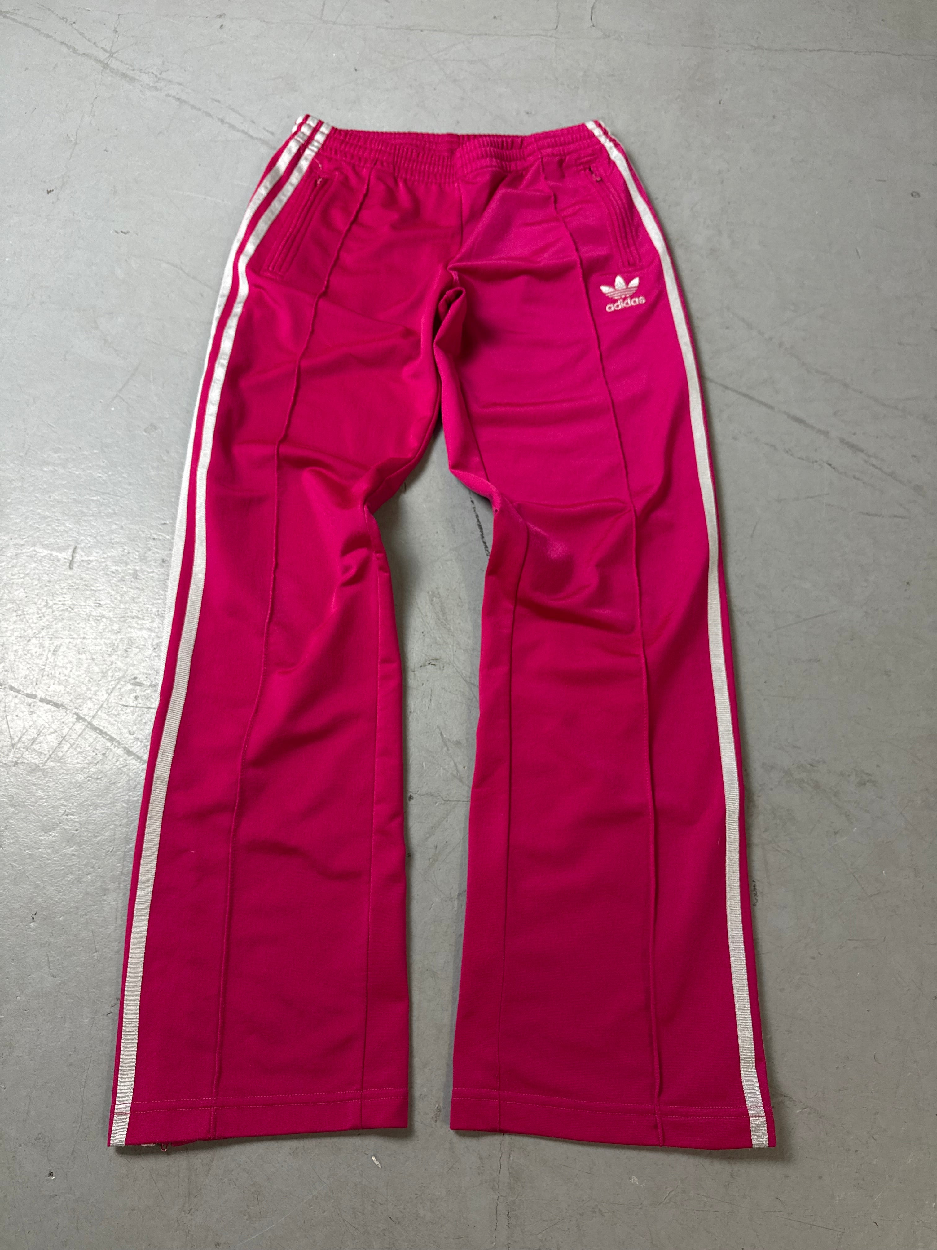 Produktbild von Vintage Adidas Pink Y2K Track Pants Von vorne