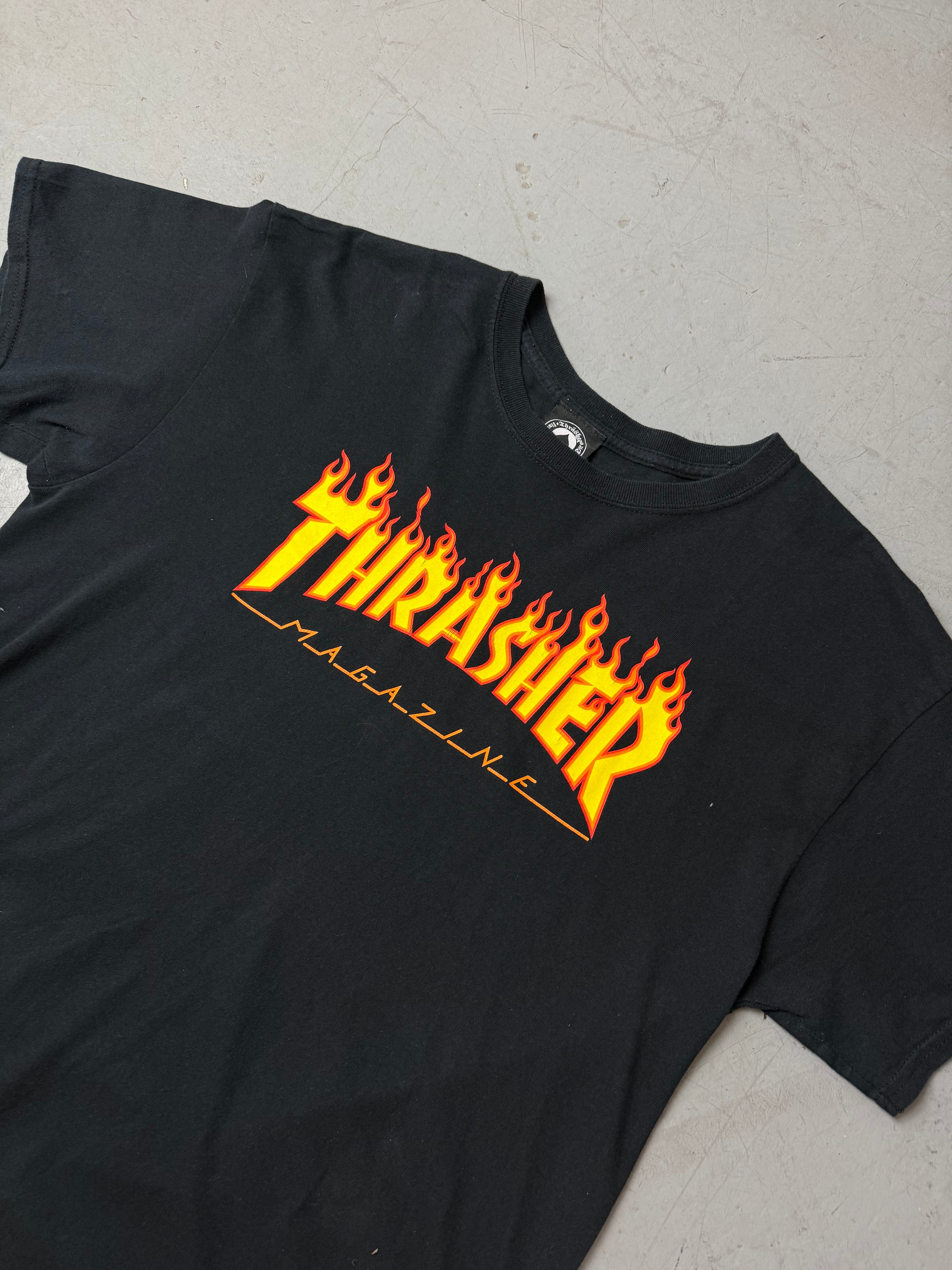 Vintage Thrasher Black Skating T-Shirt für Herren. Secondhand Y2K 2000s Fashion
