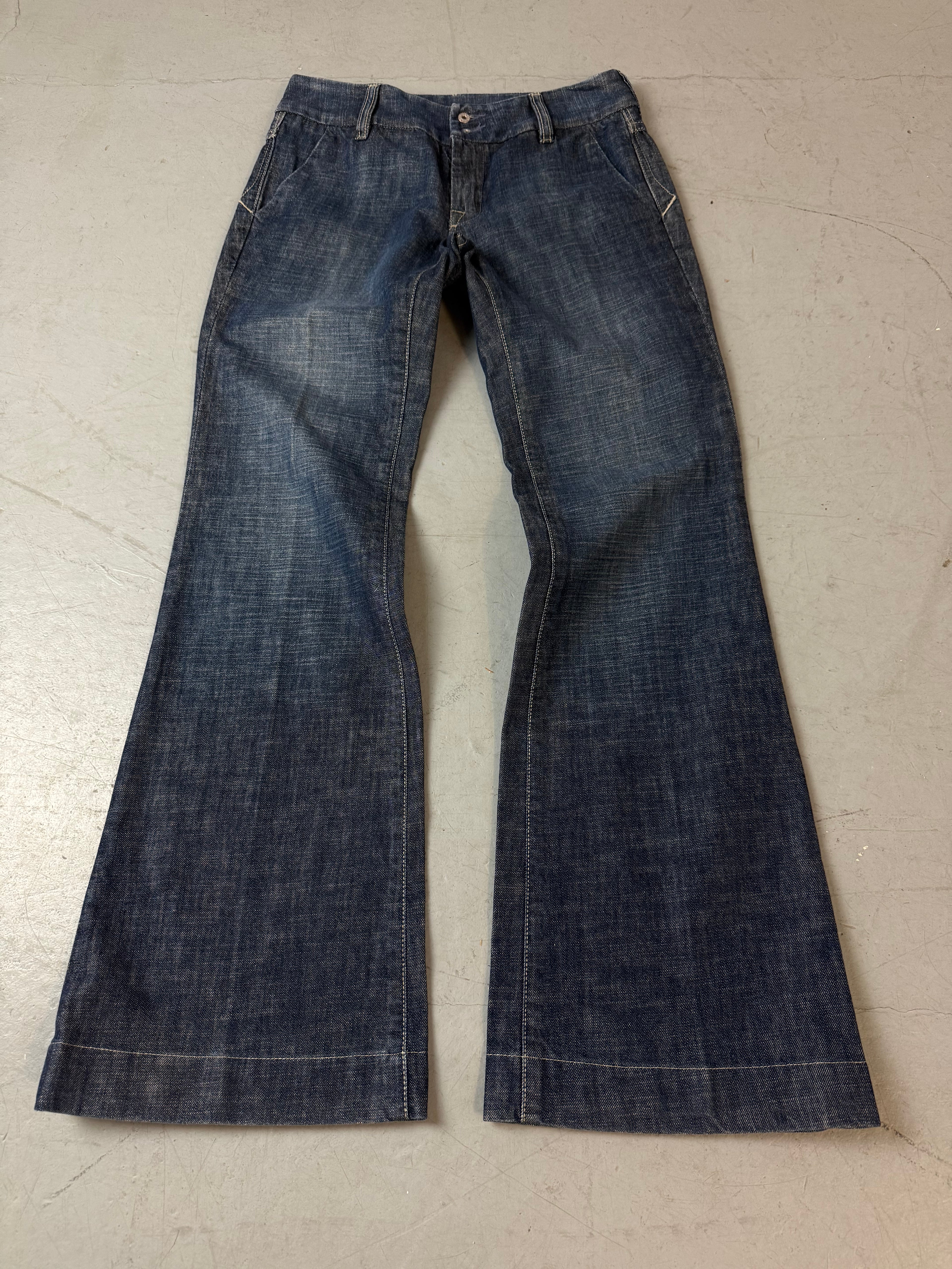 Vintage Diesel Mid Waist Dunkelblaue Jeanshose für Frauen. Y2K 2000s fashion 