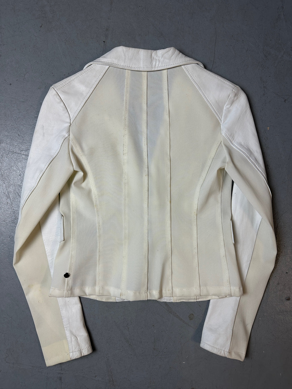 Produktbild von Vintage White Half Zip Italian Leather Jacket von hinten