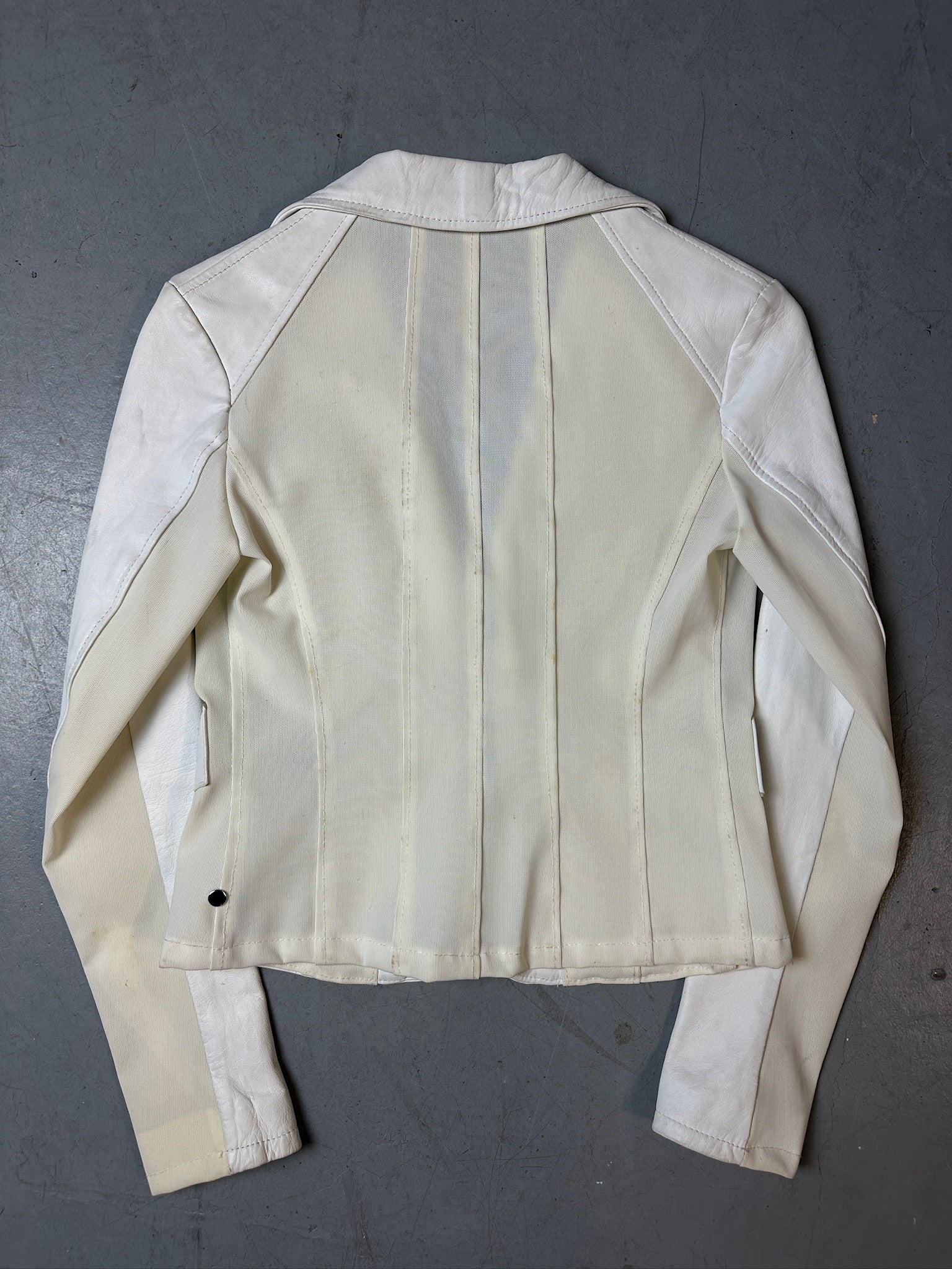Produktbild von Vintage White Half Zip Italian Leather Jacket von hinten