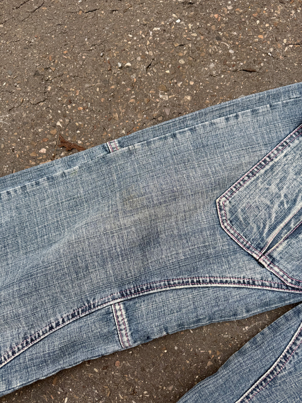 Detailliertes Produktbild von Vintage Cargo Denim mit Pink Stitching XXS von vorne