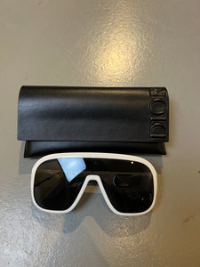 Produktbild der Christian Dior Sonnenbrille von oben mit Ituie.