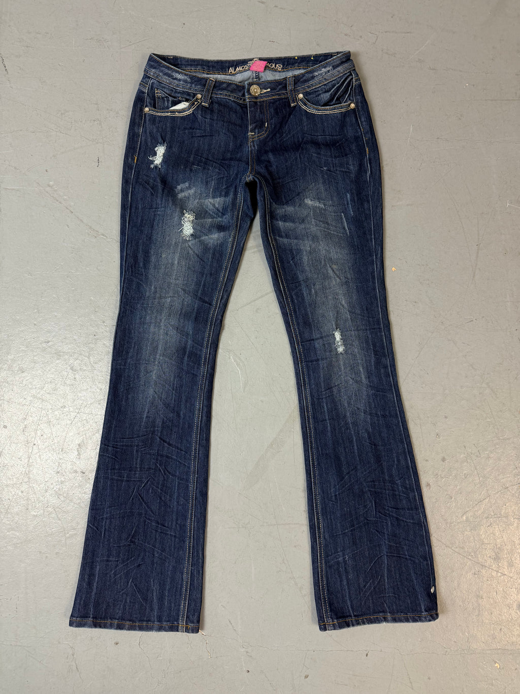 Eine dunkelblaue low waist denim bootcut von almost famous in S