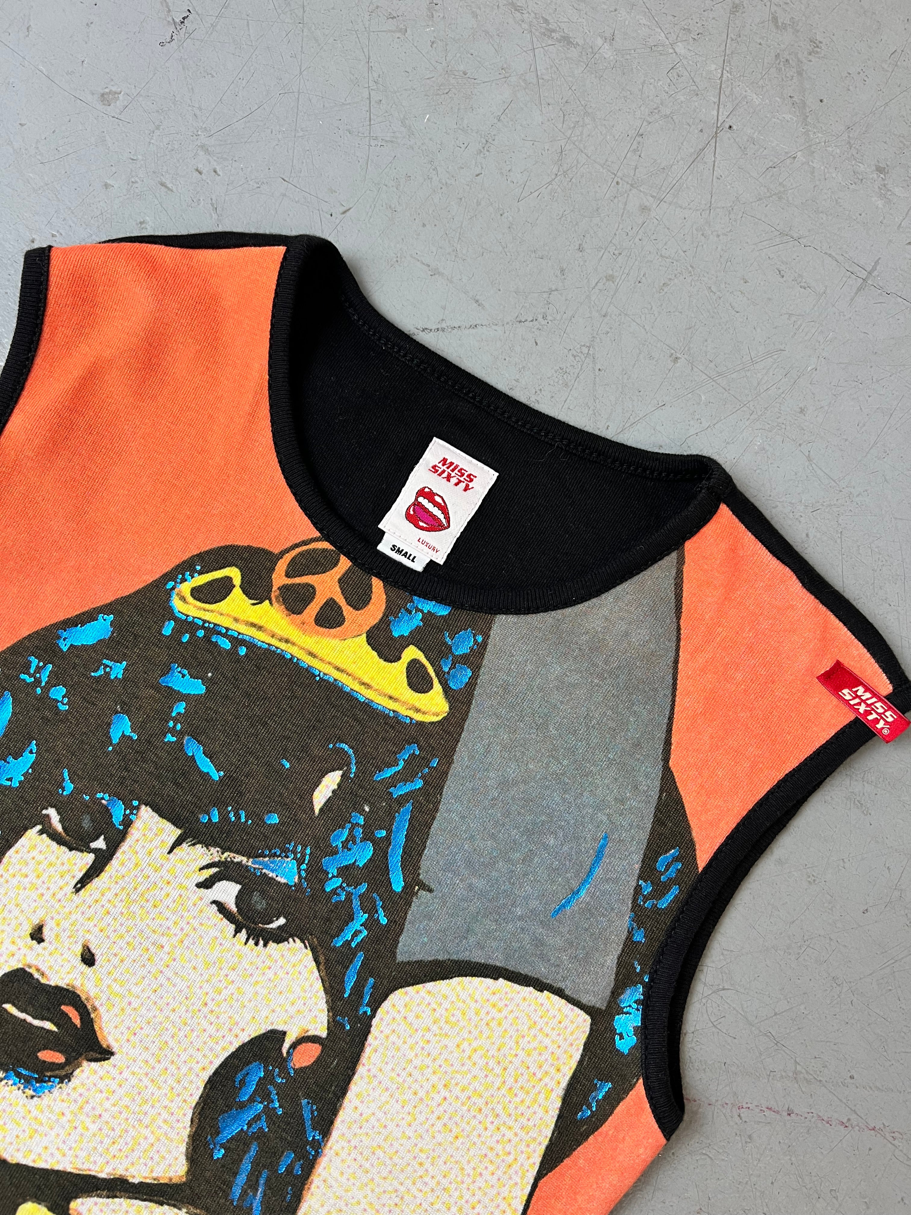 Vintage Miss Sixty Pop Art Printed Tank Top für Damen. Y2K Second Hand 2000s Fashion