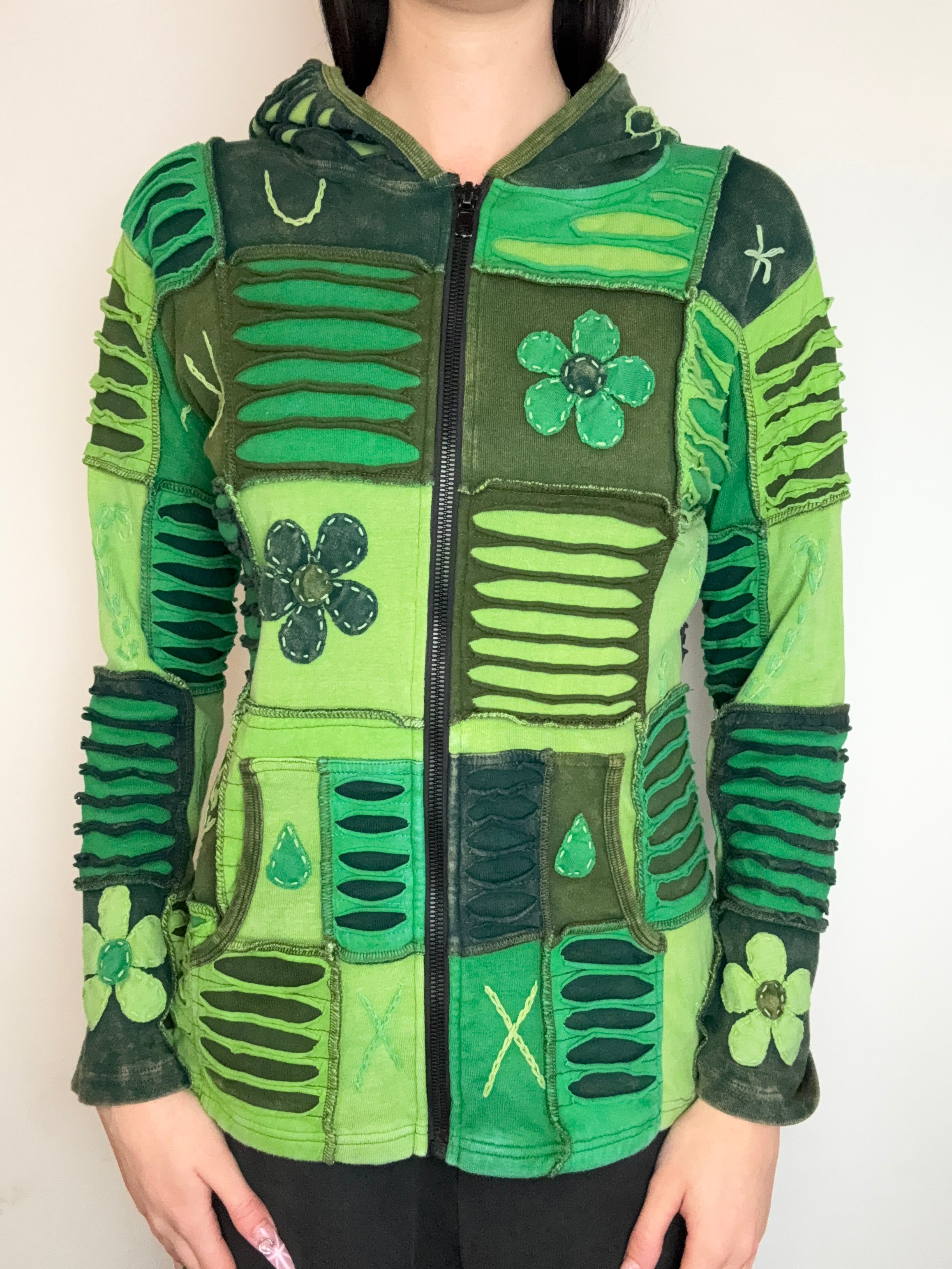 Vintage Green Patched Zip Jacket für Damen. Y2K Second Hand 2000s Fashion