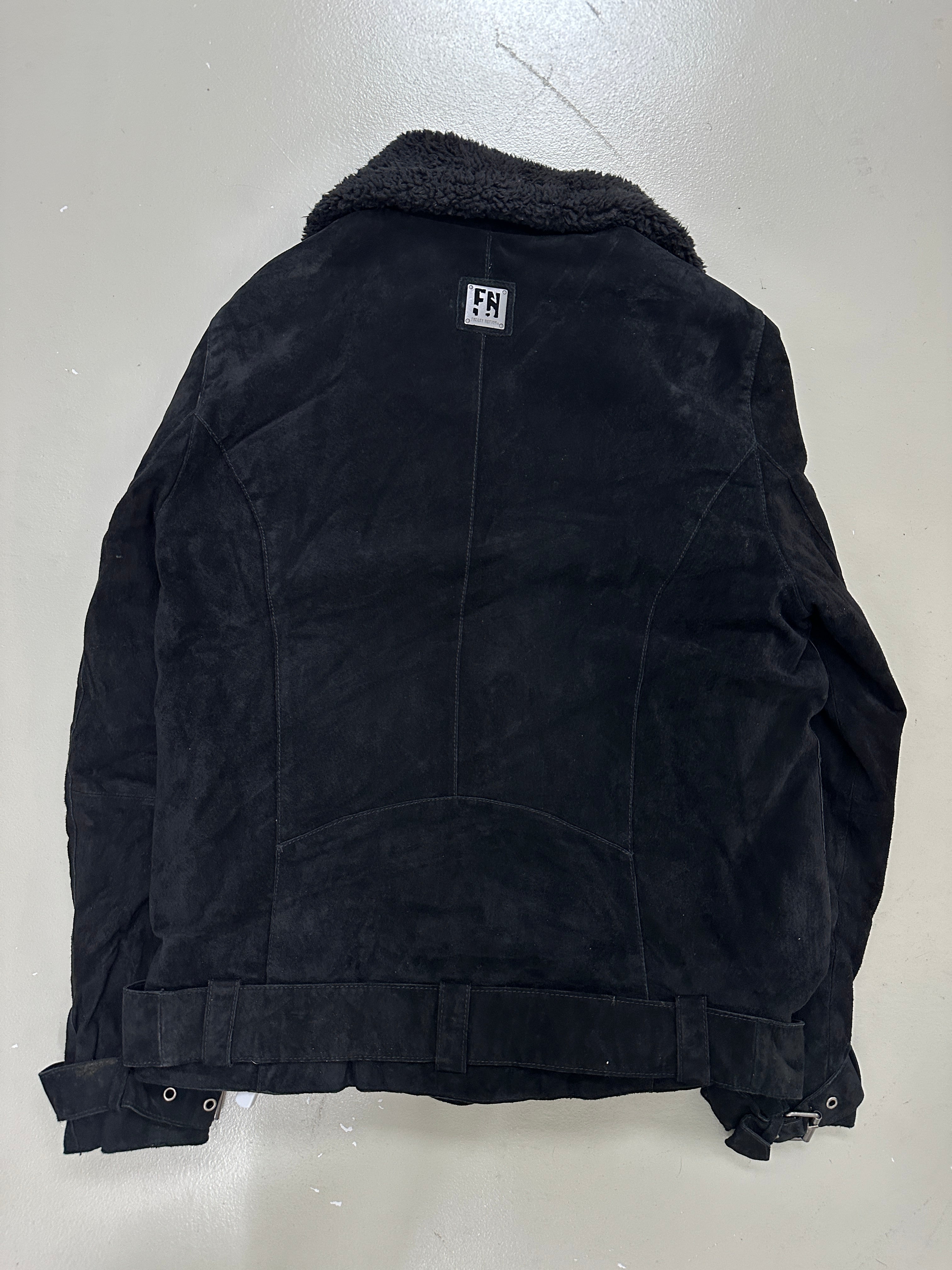 Vintage Black Asymetrical Sherling Jacket
für Herren. Y2K Second Hand 2000s Fashion 