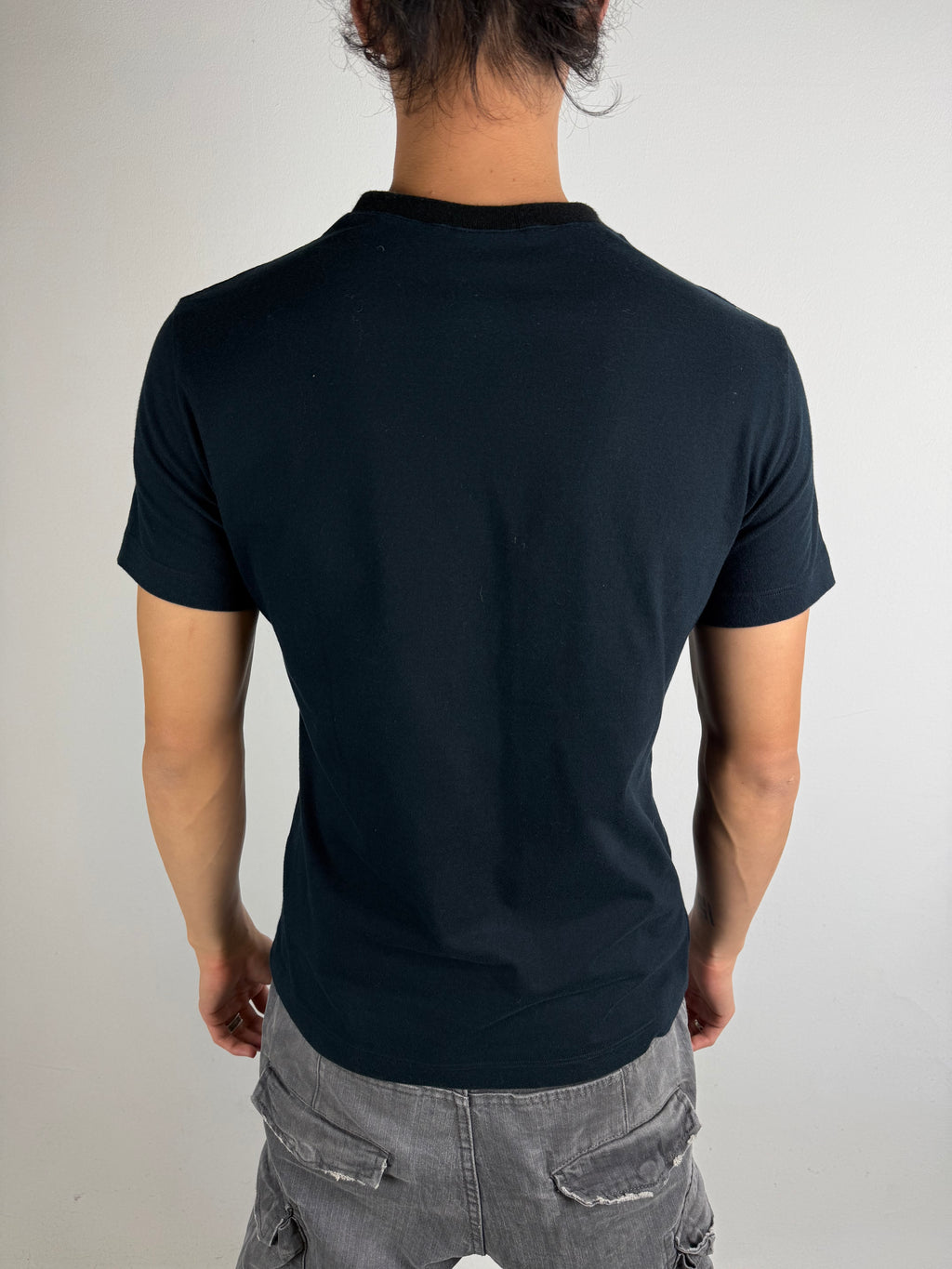 Tragebild von Vintage Versus Versace Black Printed T-Shirt S/M von hinten