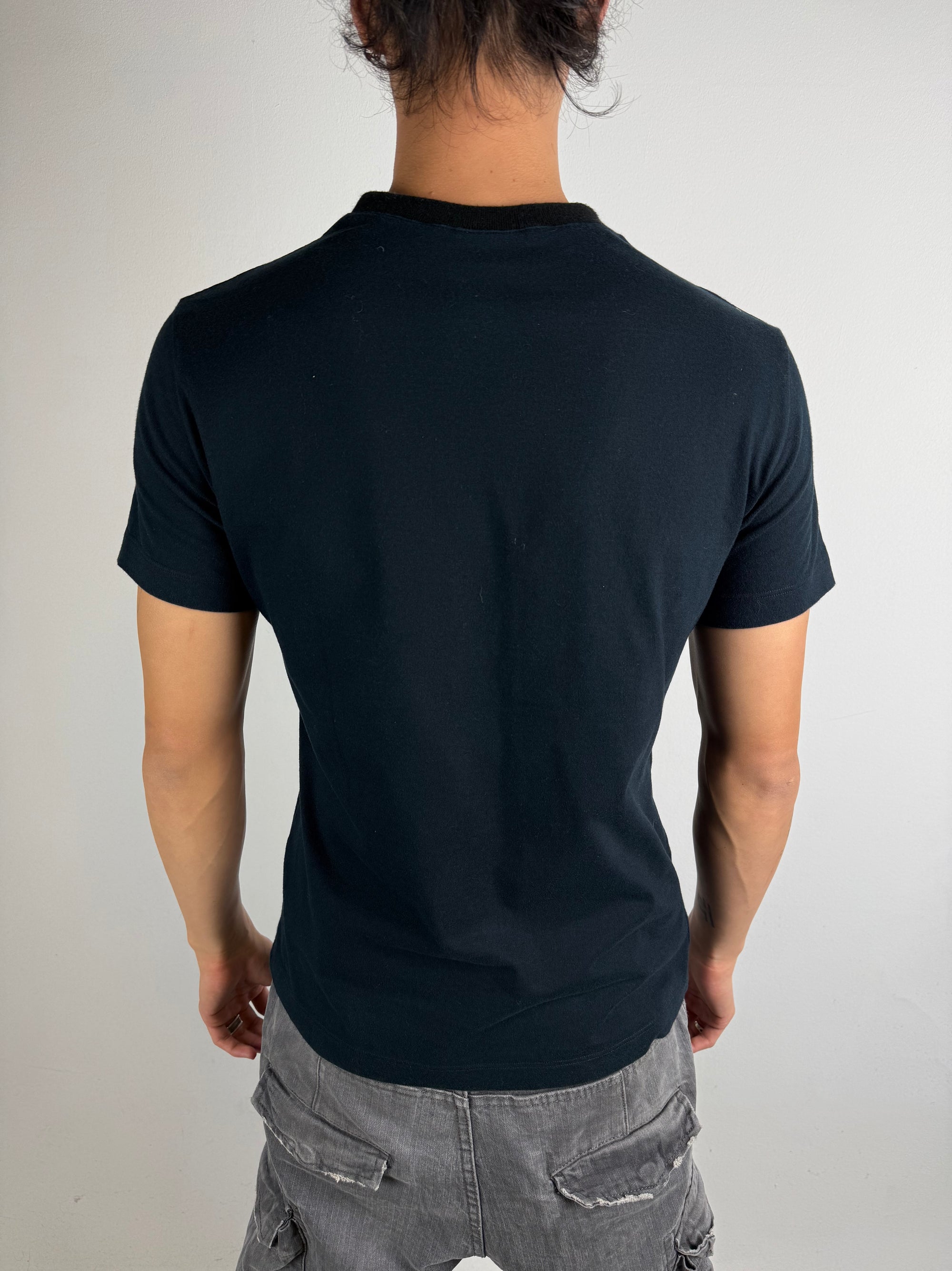 Tragebild von Vintage Versus Versace Black Printed T-Shirt S/M von hinten