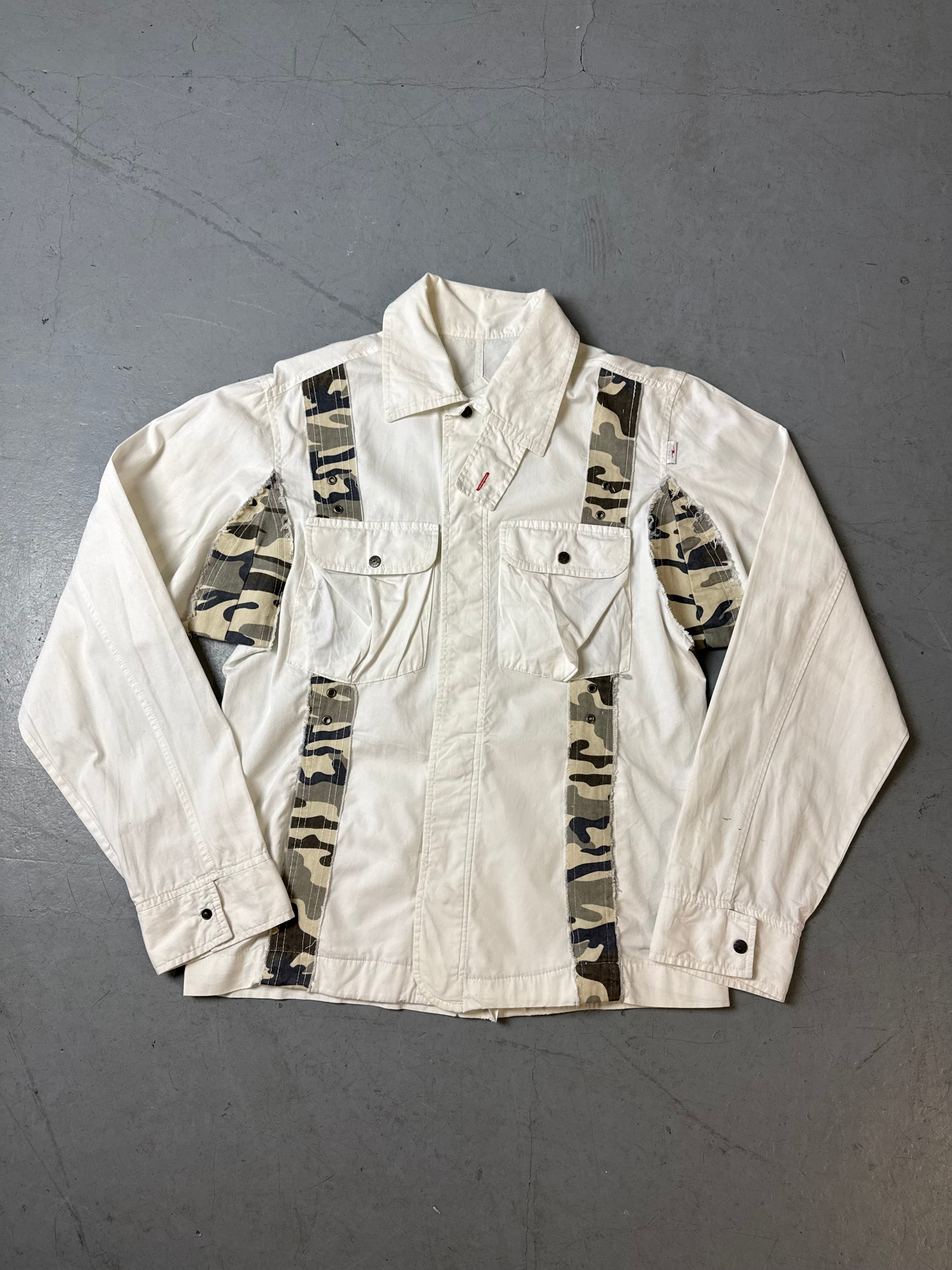 Produktbild von Vintage Zeus White Jacket with Camo Details von vorne