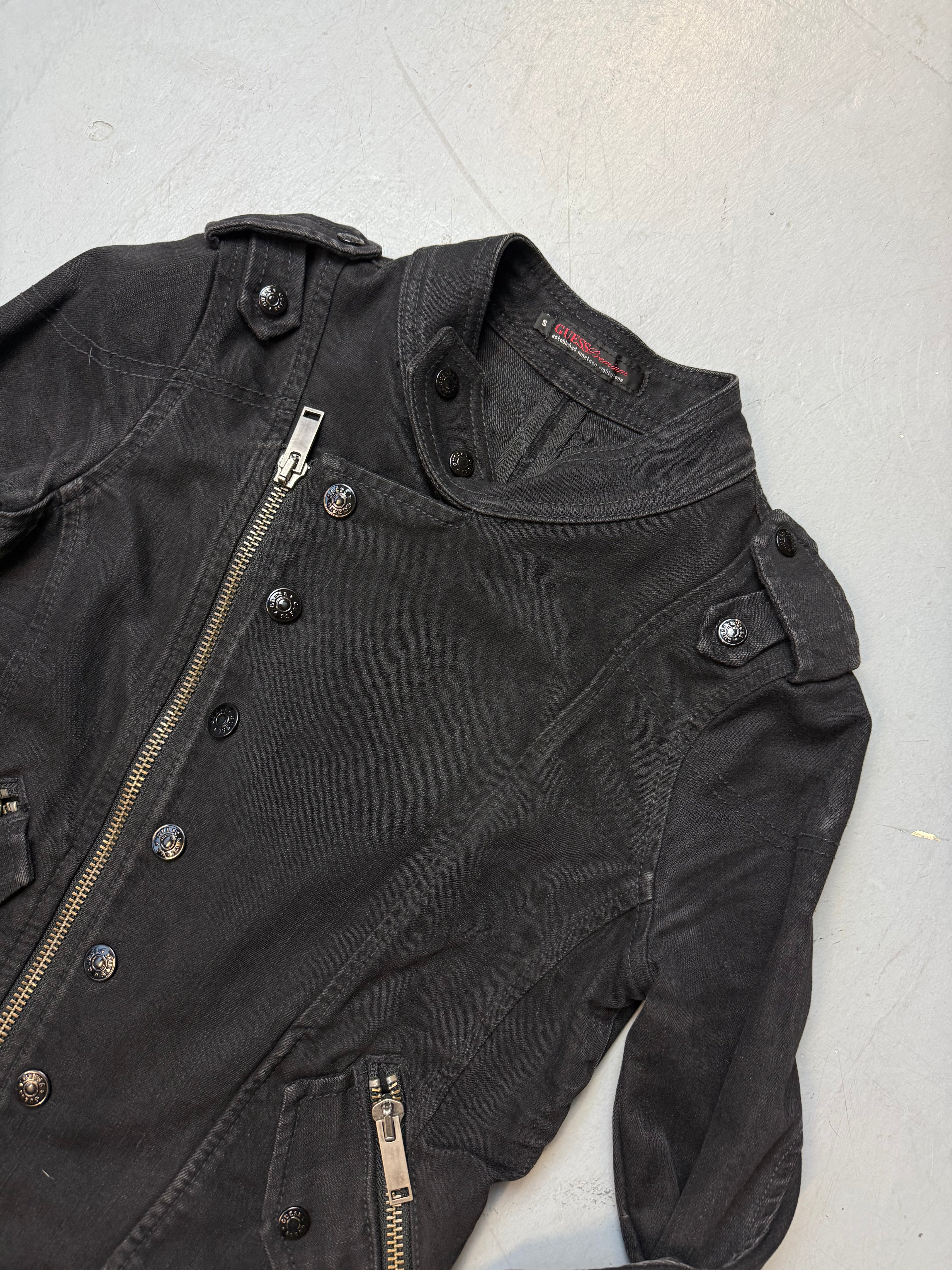 Vintage Guess Black Biker-Style Jacket für Damen. Y2K Second Hand 2000s Fashion