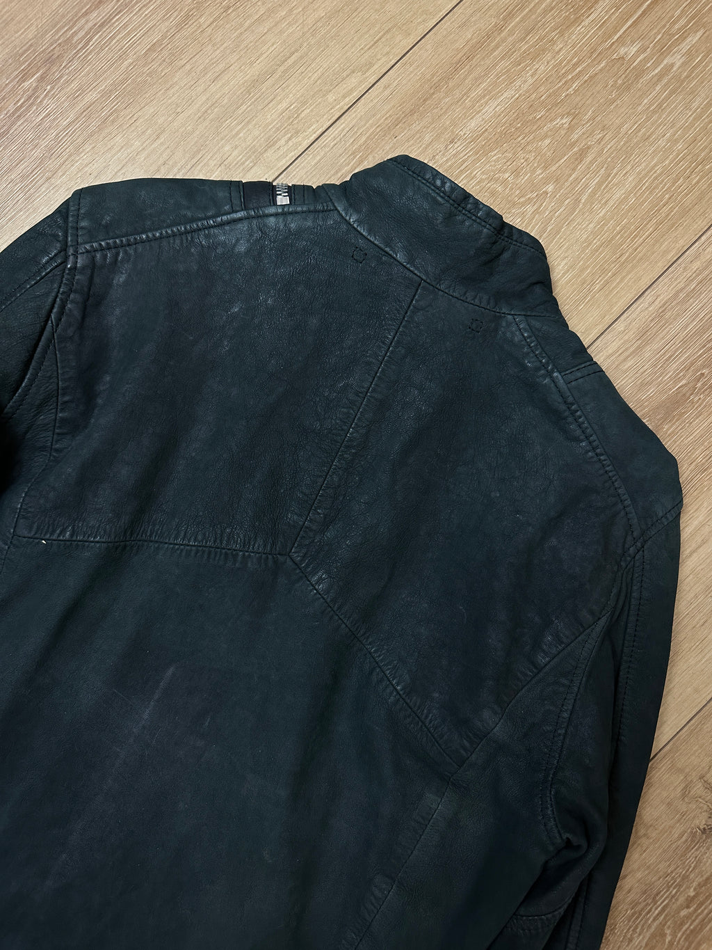 Detailbild Vintage Black G-Star Leather Jacket von hinten 