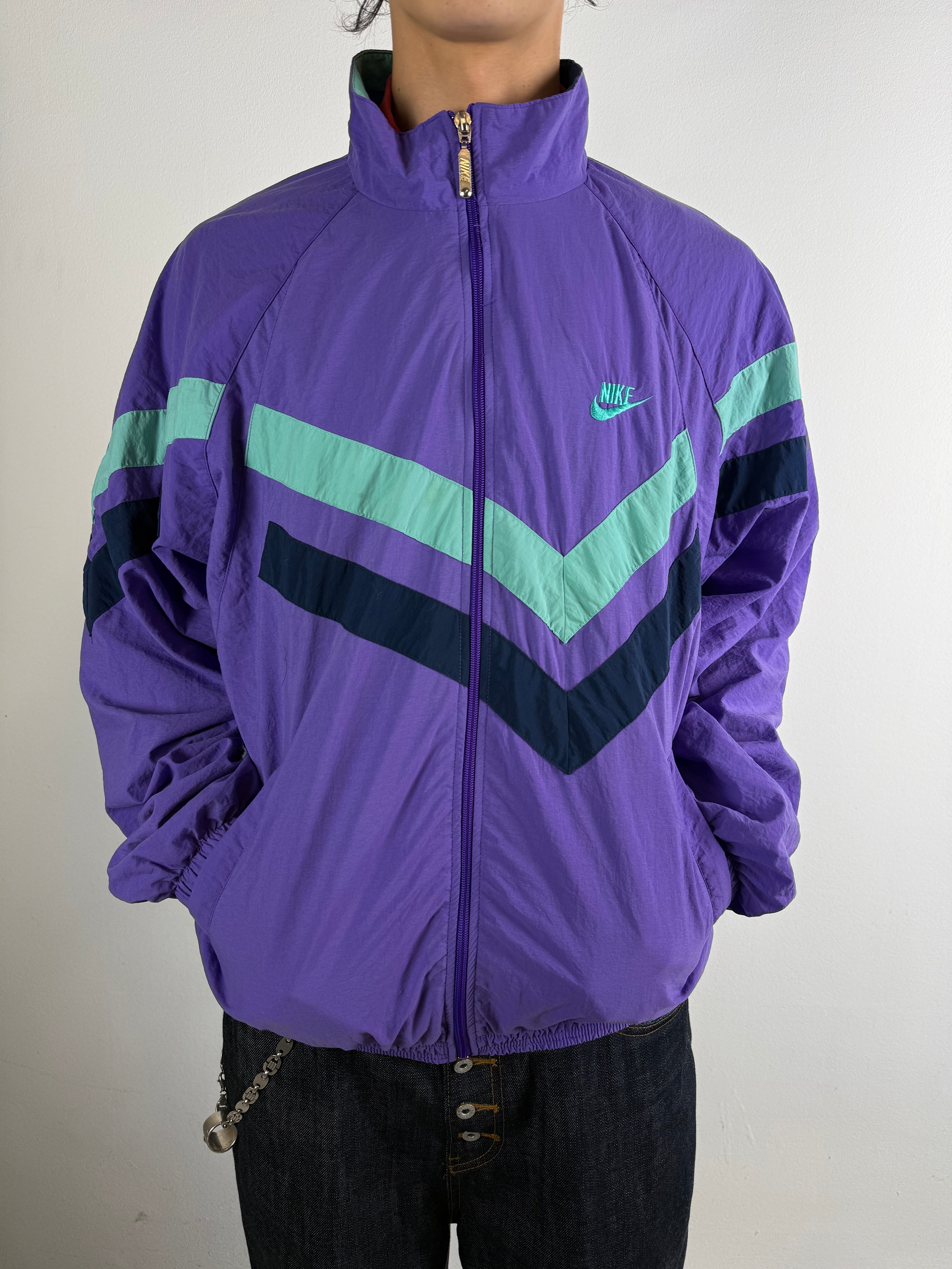 Tragebild von Vintage Nike Purple 80s Style Track Jacket M von vorne