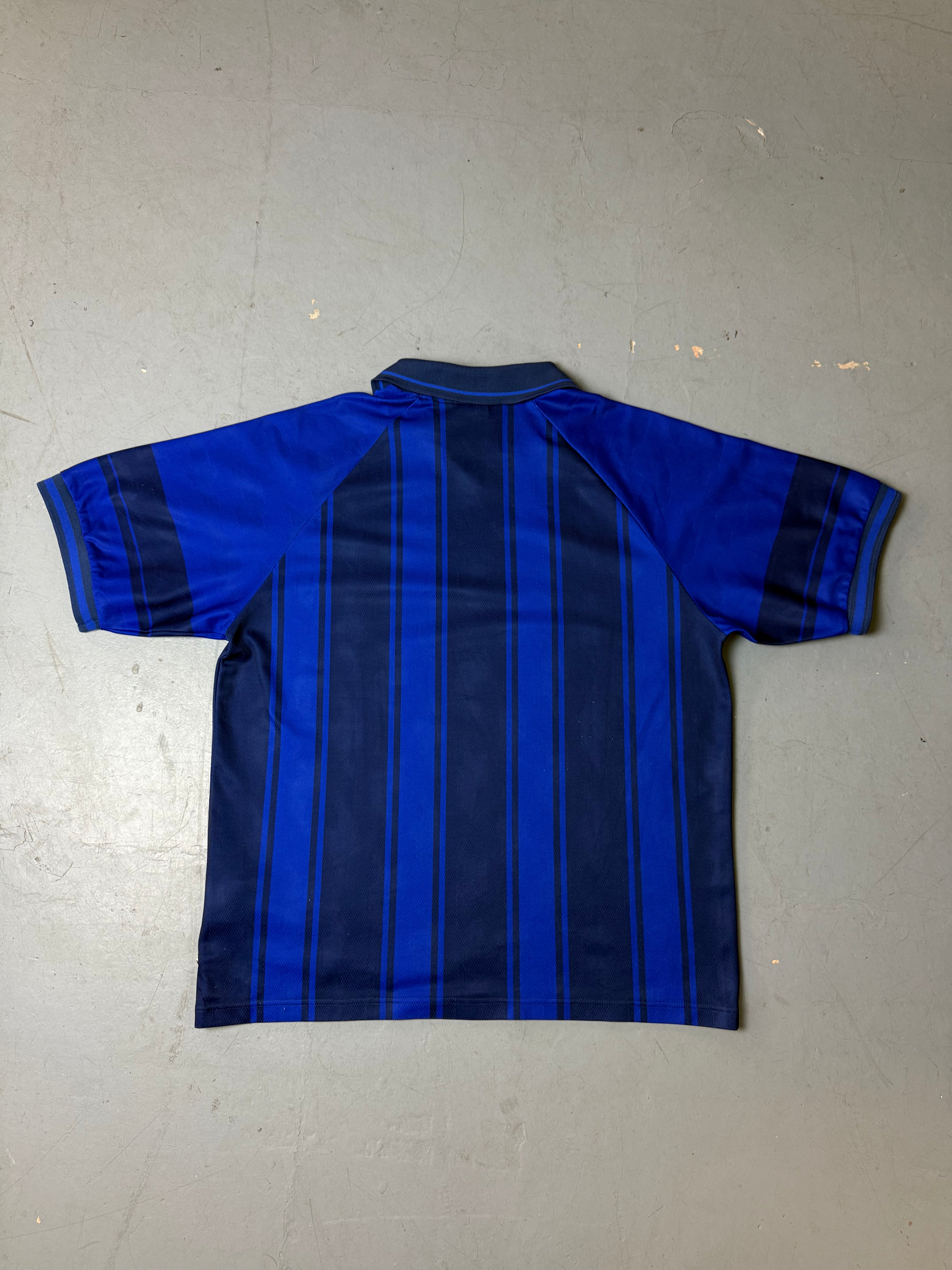 Produktbild von Vintage Nike Black and Blue T-Shirt Von hinten