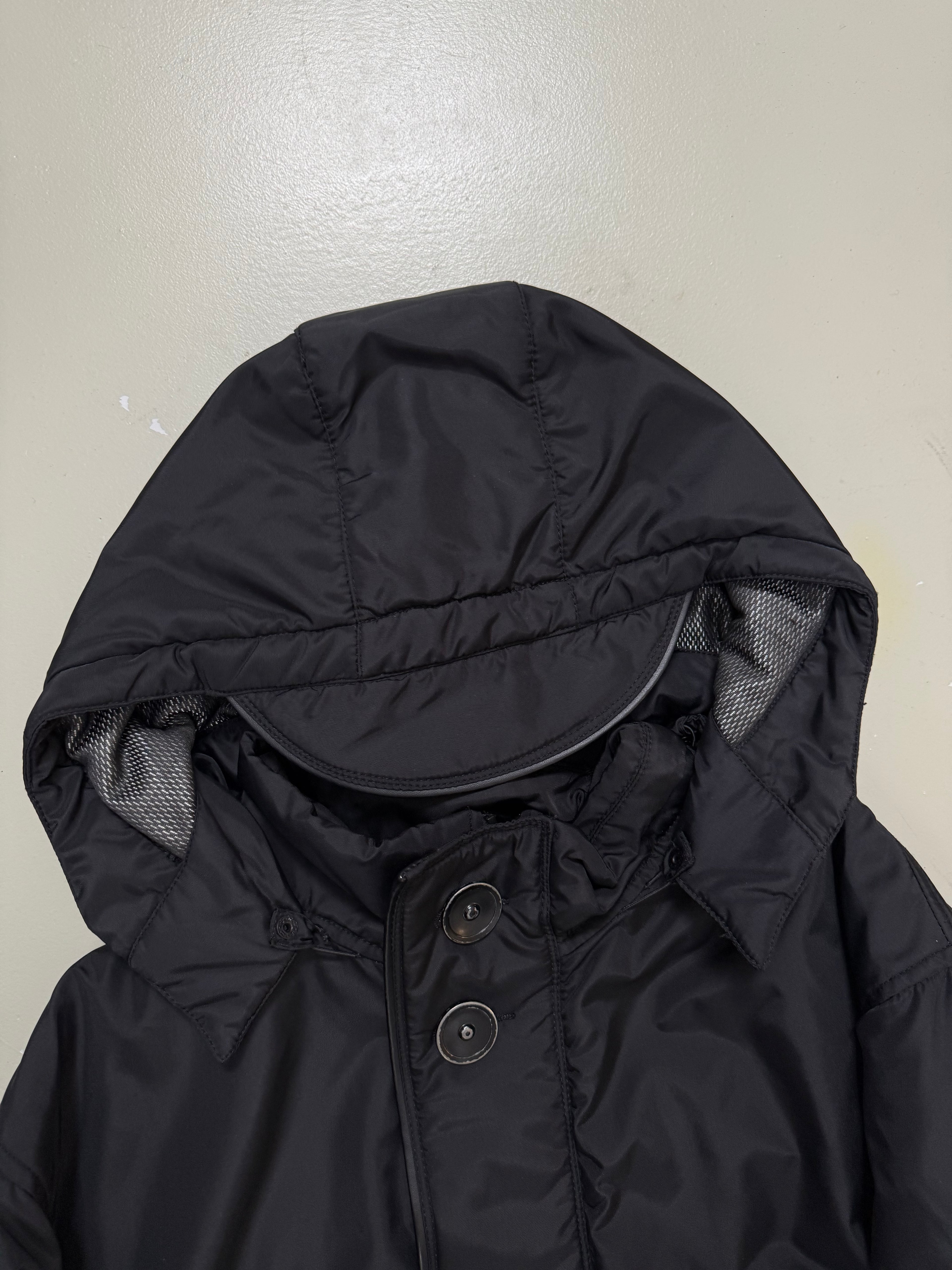 Vintage Woolrich Black Puffer Jacket. Y2K Second Hand 2000s Fashion