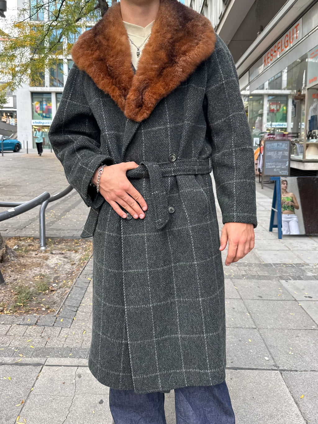 Vintage Valentino Mantel (52)