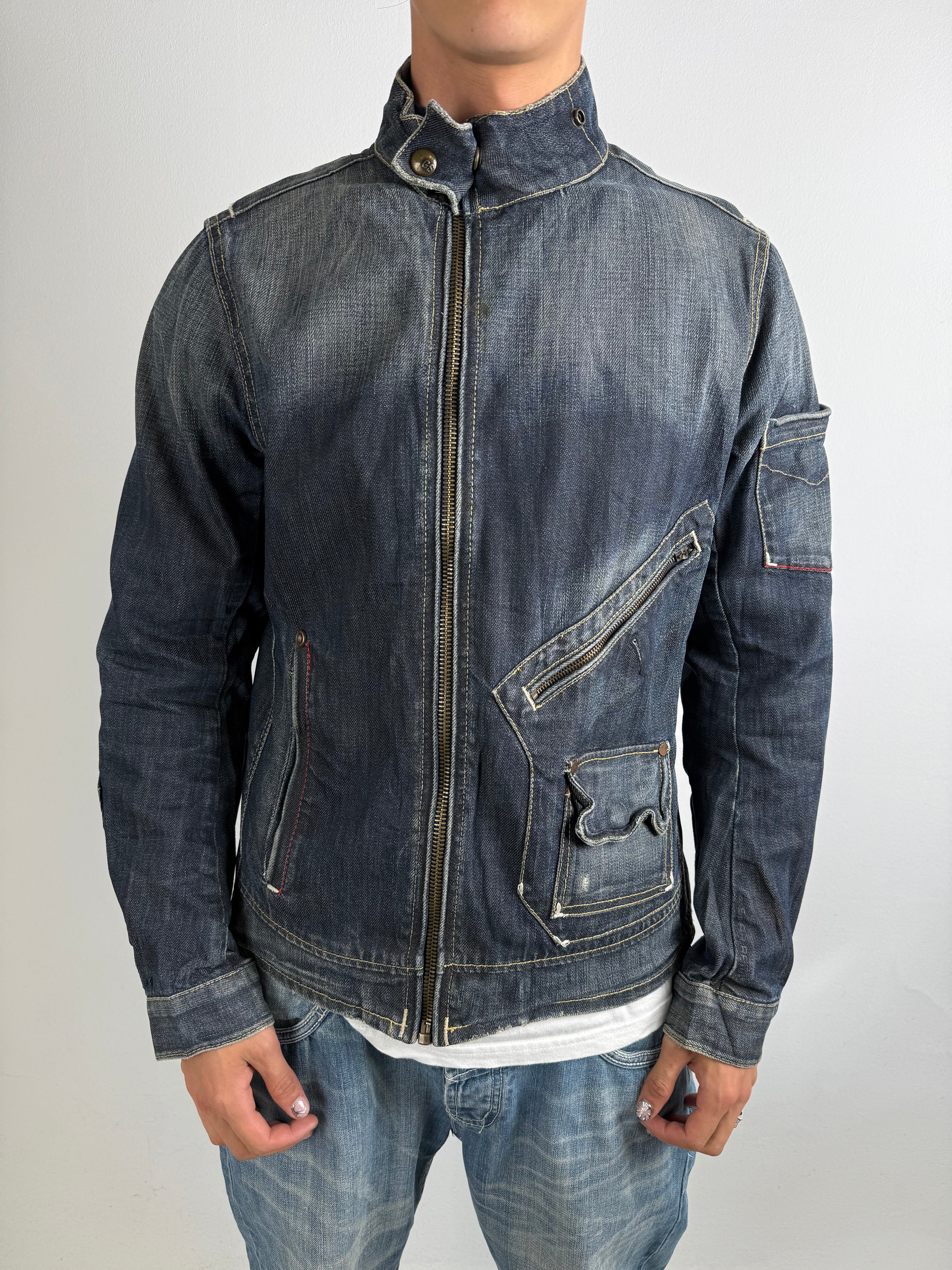Tragebild von einer Vintage G-Star Raw Dark Denim Jacket 