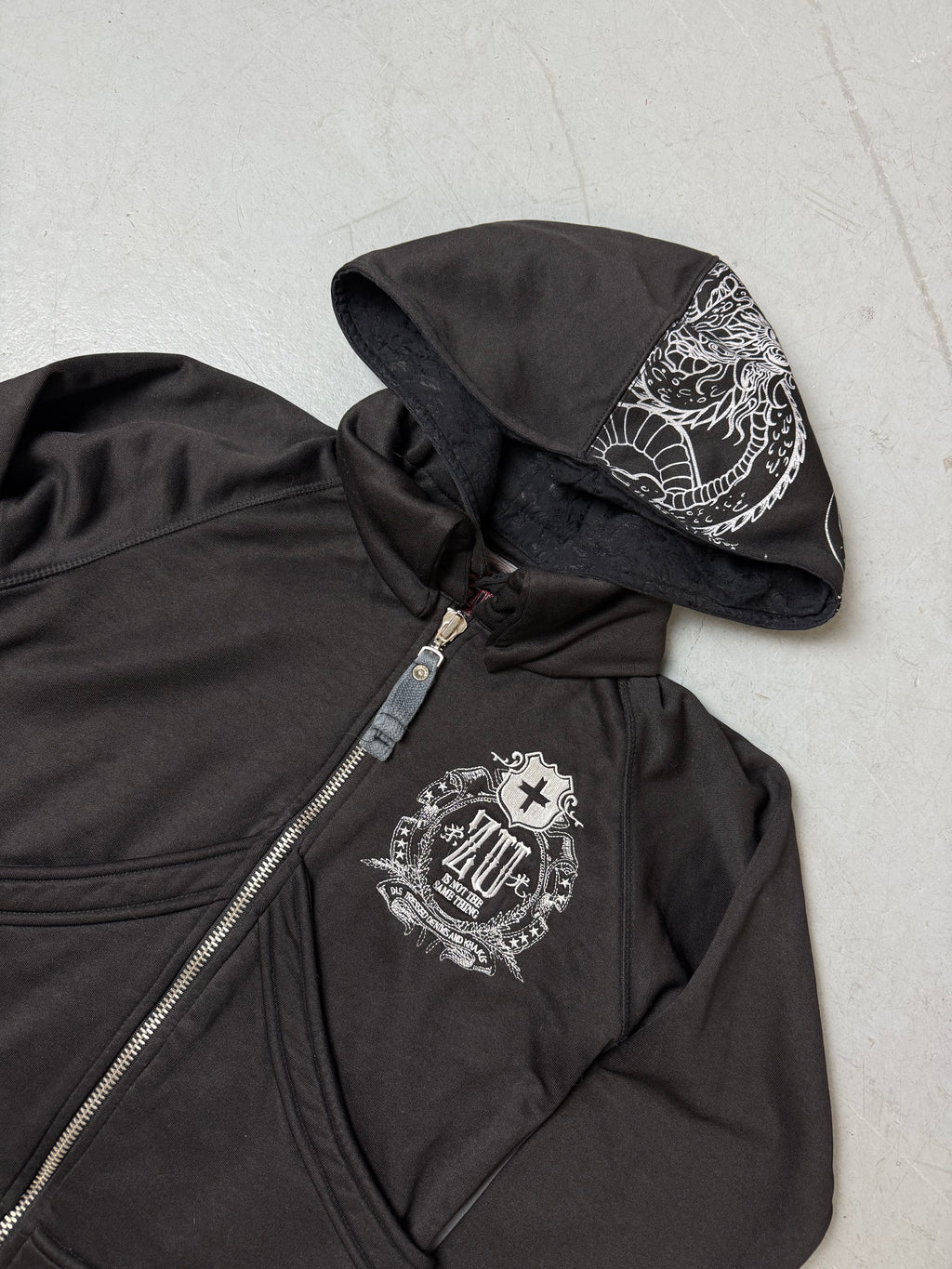Detailbild von Vintage ZU Elements Black Printed Zip Up Hoodie von vorne