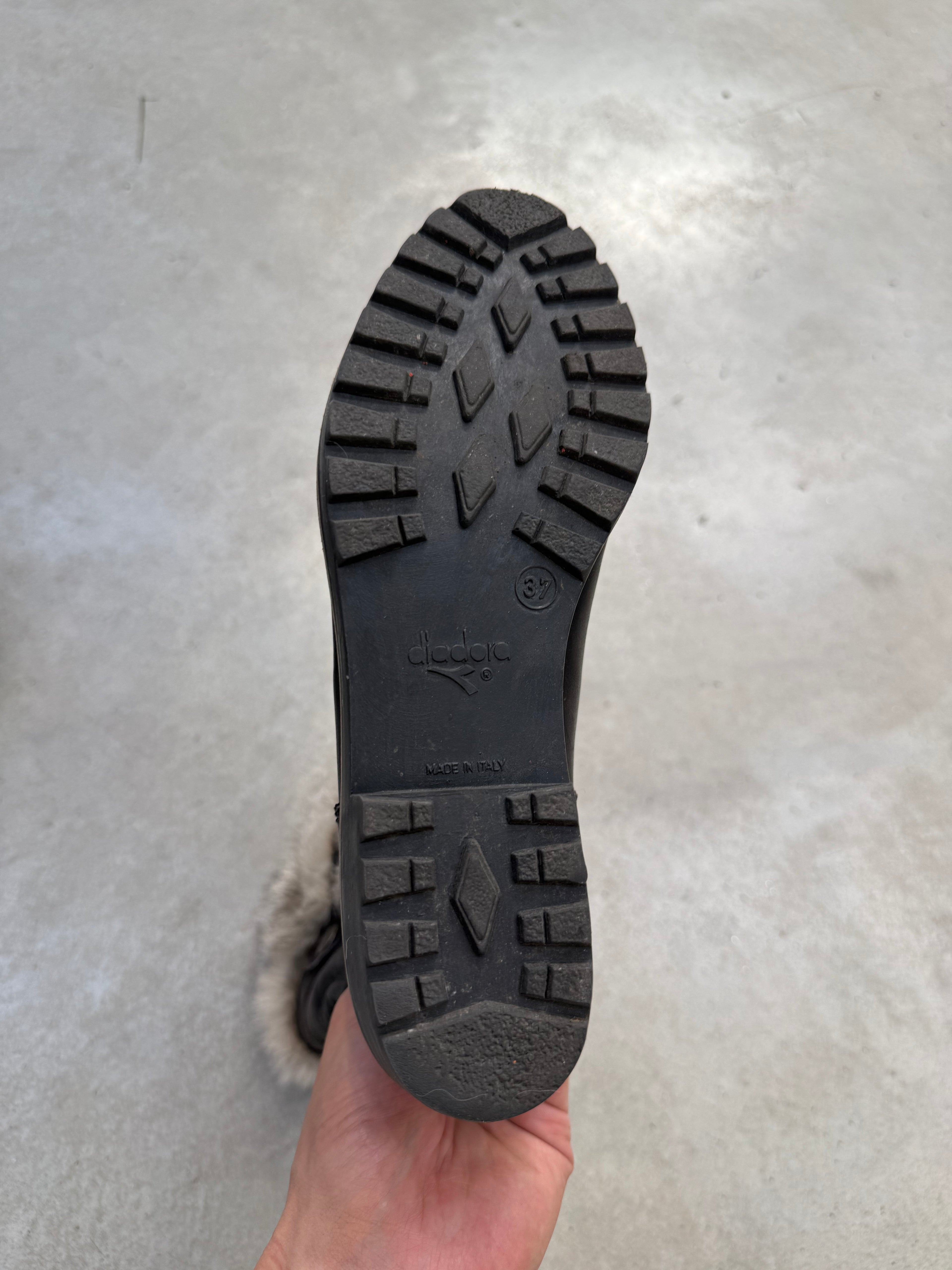 Vintage Black Boots with Fux Fur Details 37