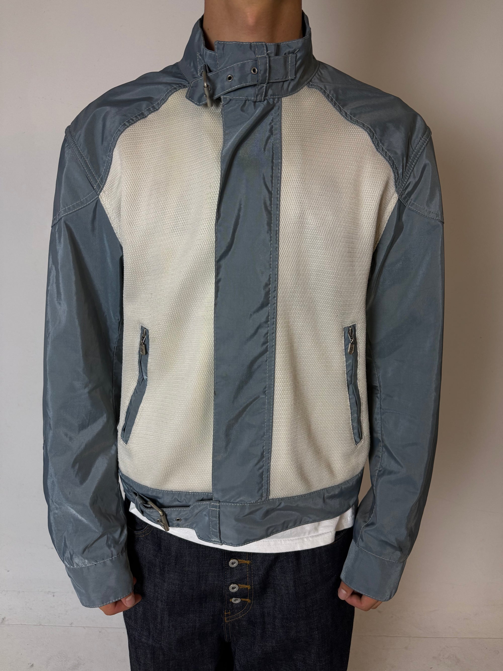 Eine blau weiße Übergangsjacke von Belstaff in M/L