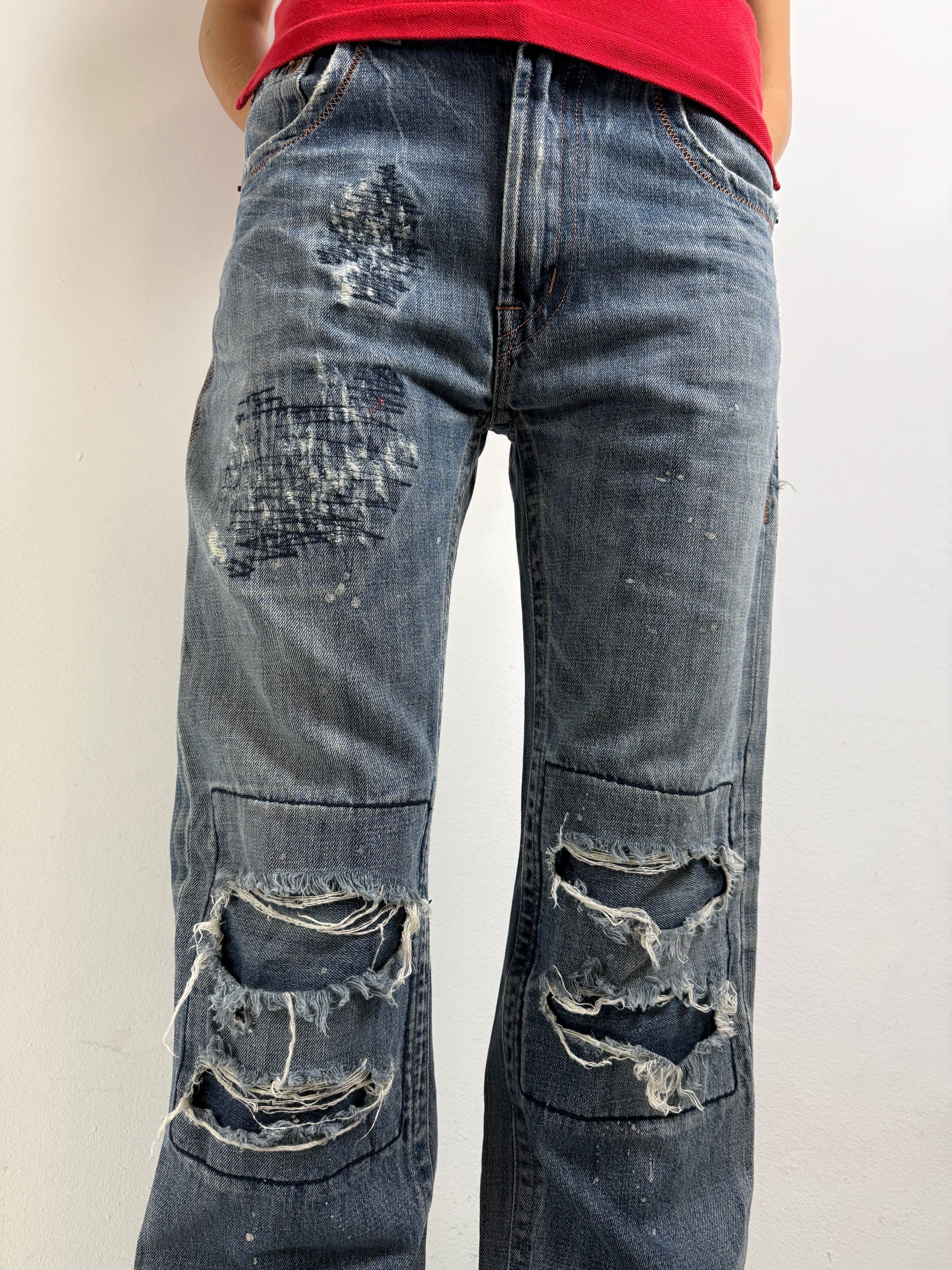 Detailliertes Tragebild von Vintage Big Train Ripped Bootcut Denim M von vorne