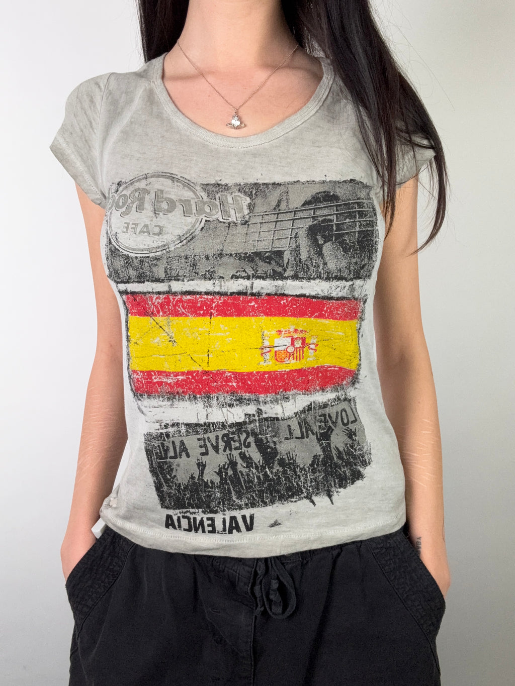 Tragebild von Vintage Hard Rock Café Valencia T-Shirt S von vorne 