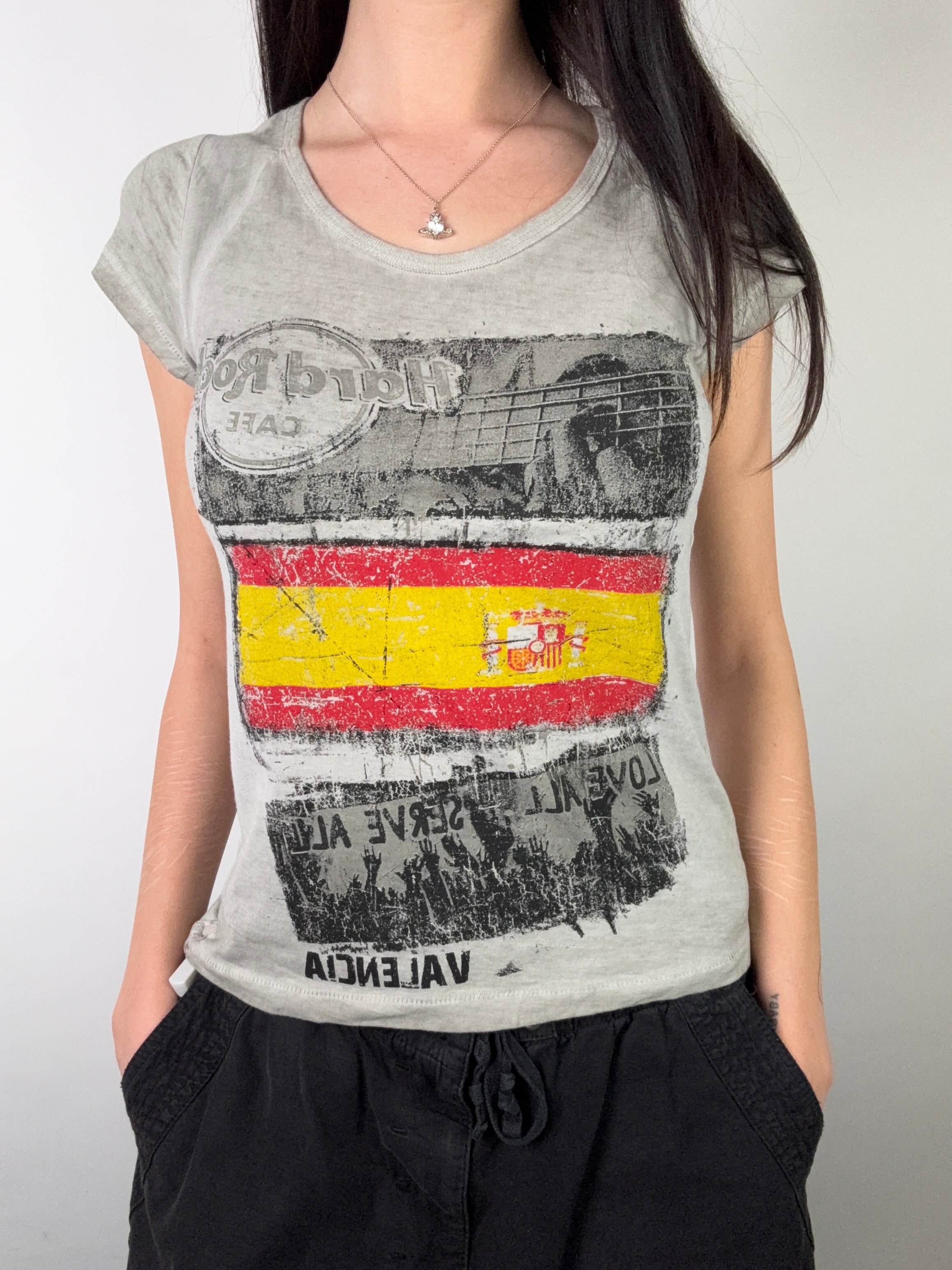 Tragebild von Vintage Hard Rock Café Valencia T-Shirt S von vorne 